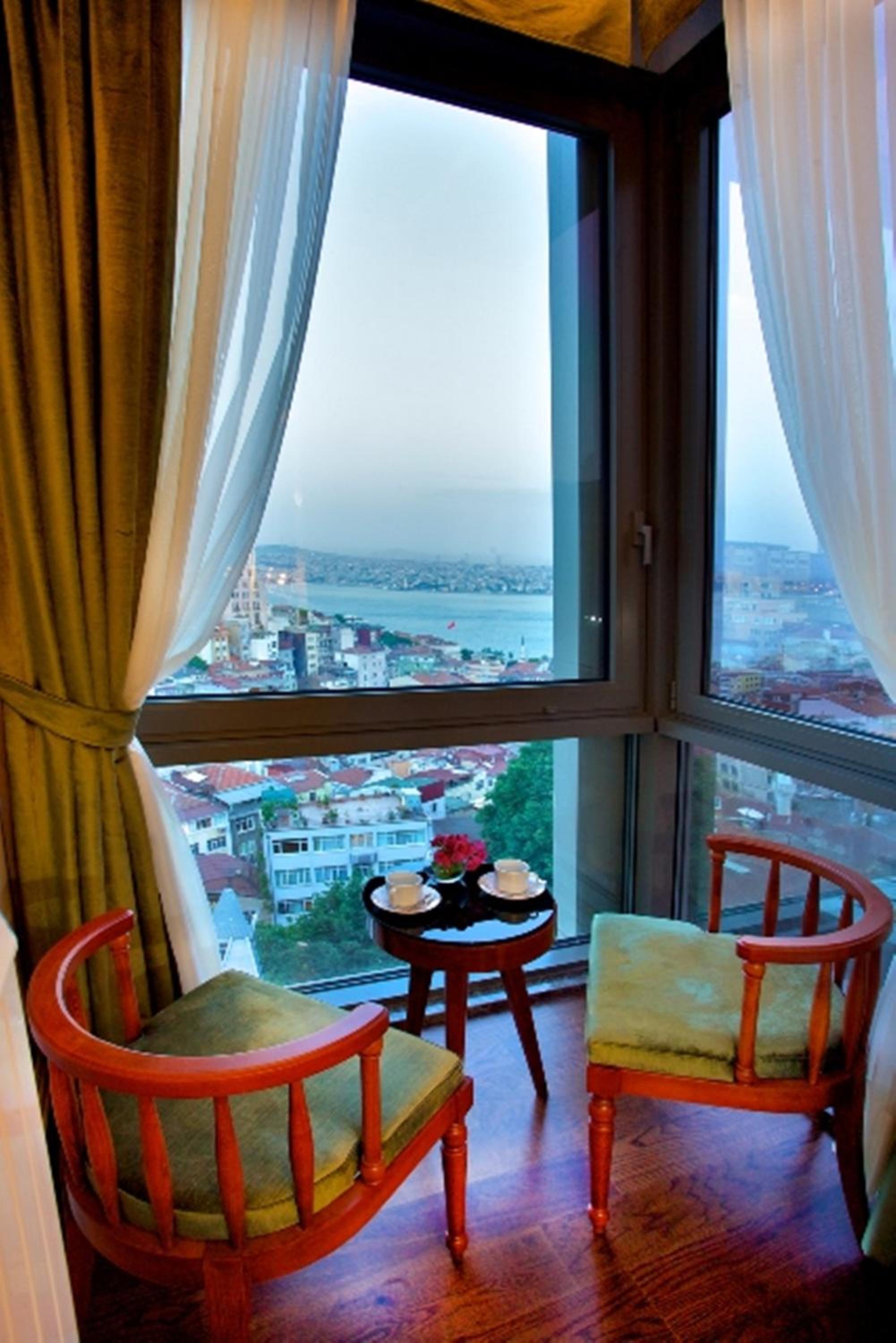 Suit Family Connection Bosphorus view room photo 3