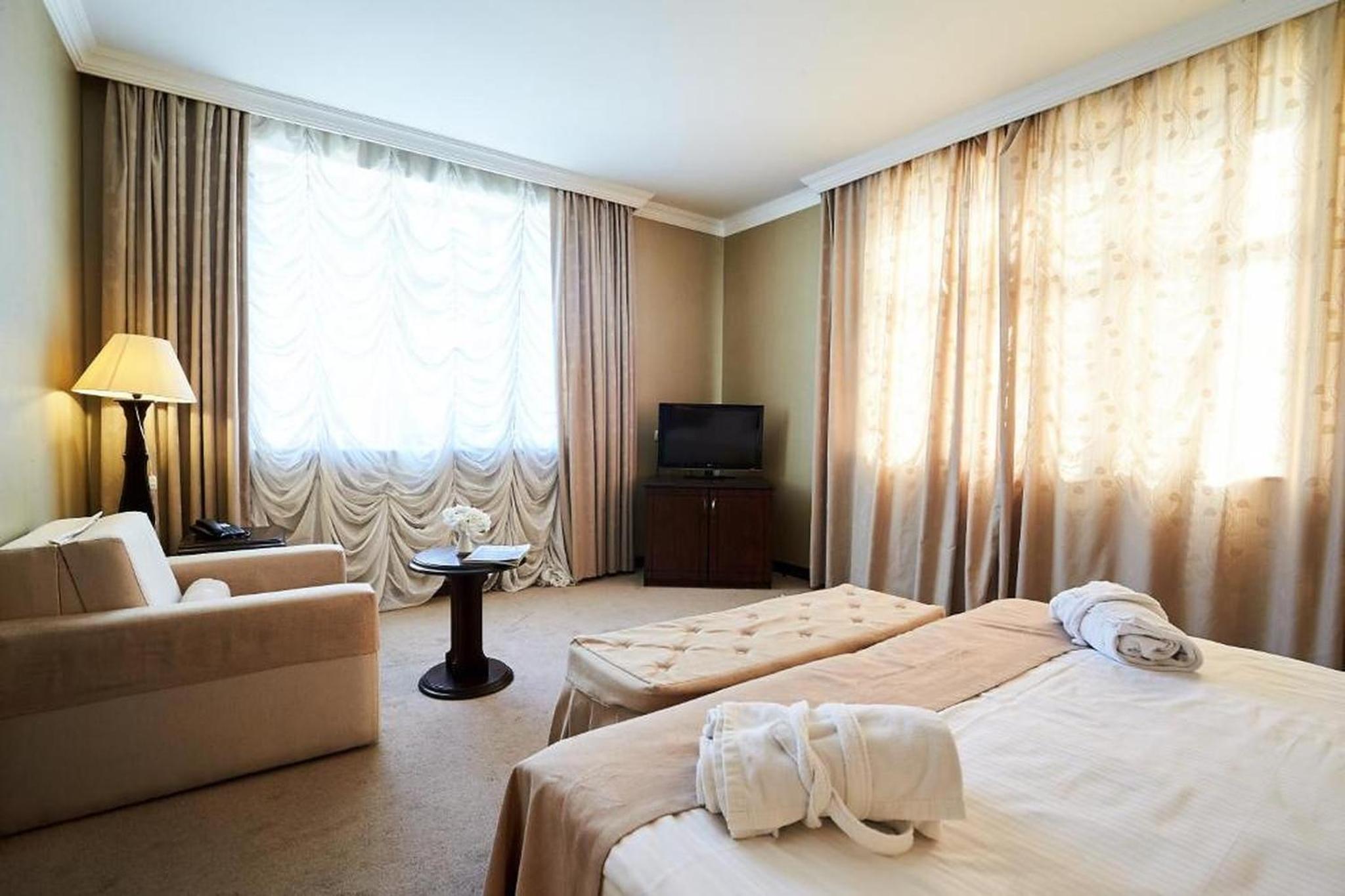 Suite with City View photo 1