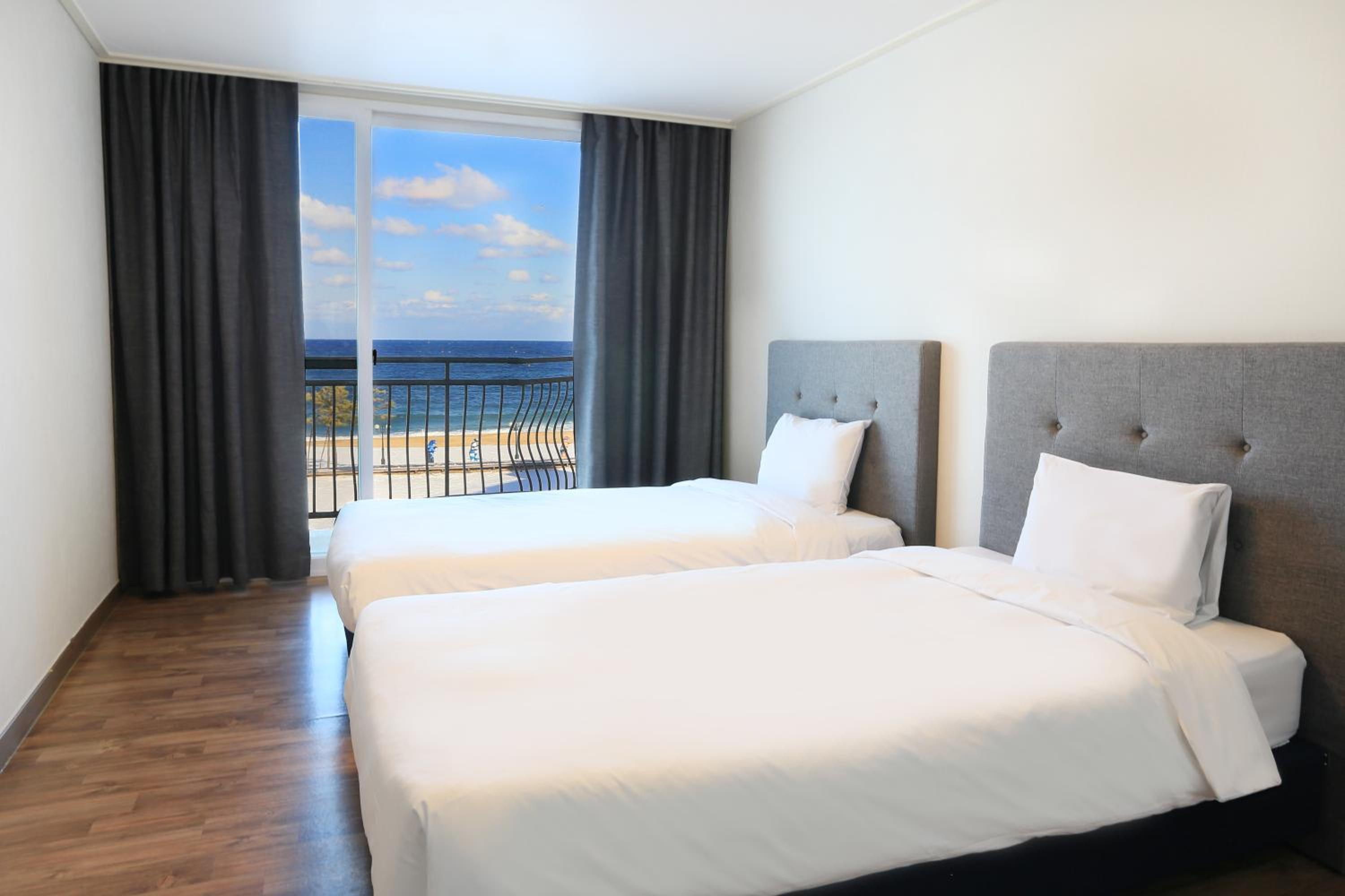 Premier Ocean View (Cooking is available + Nonrenewal) photo 3