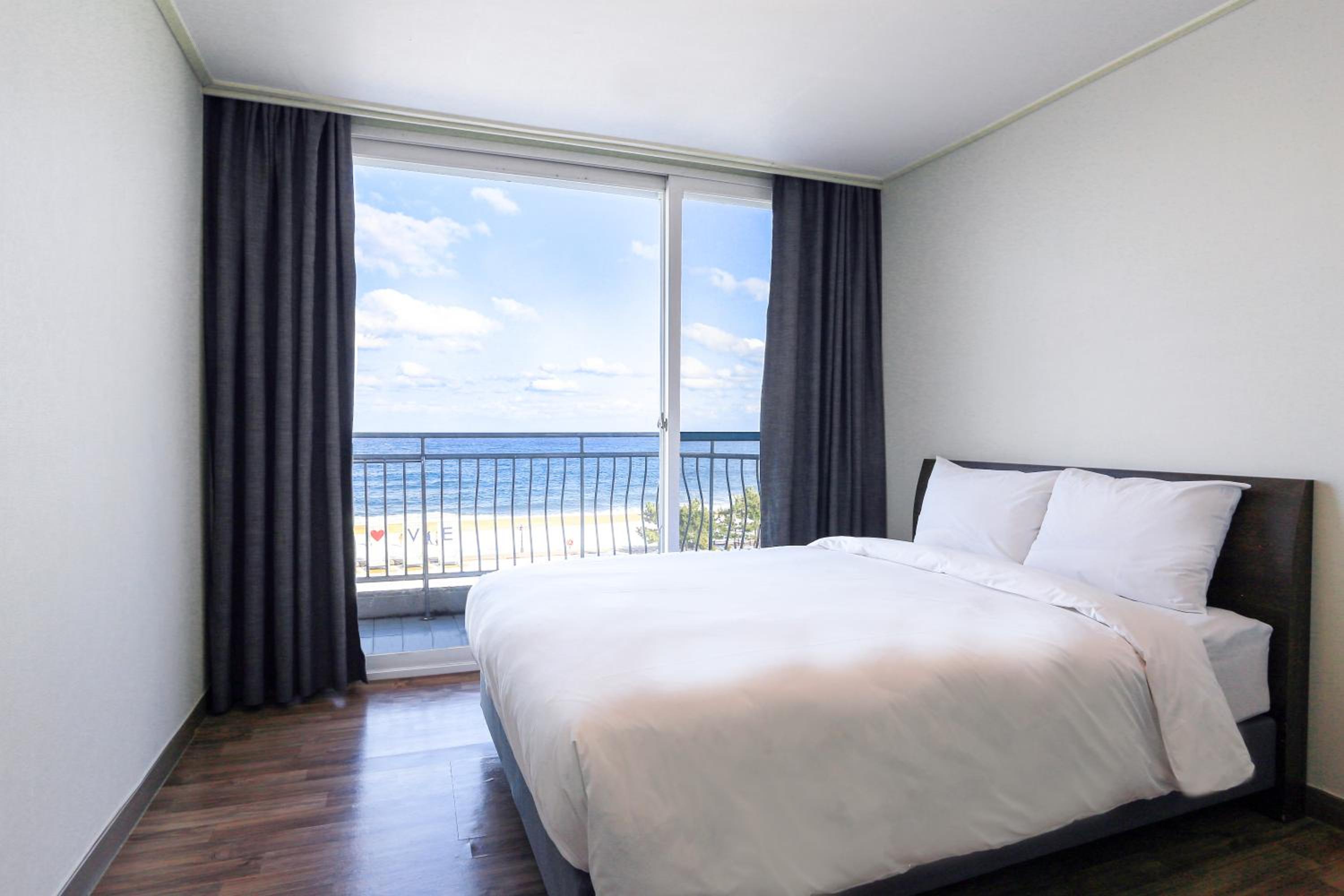 Deluxe Ocean View photo 3
