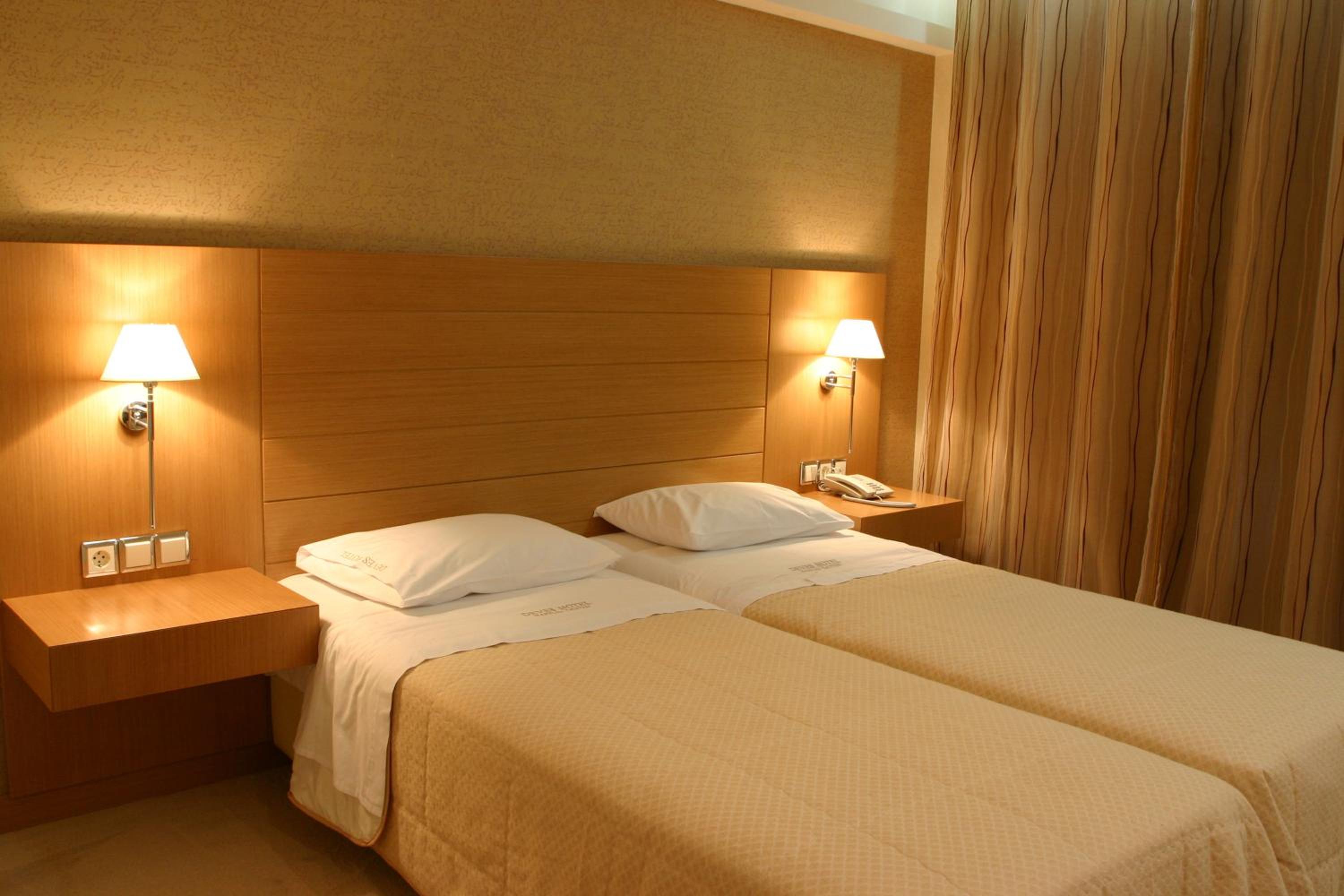 Double or Twin Room - Photo 5