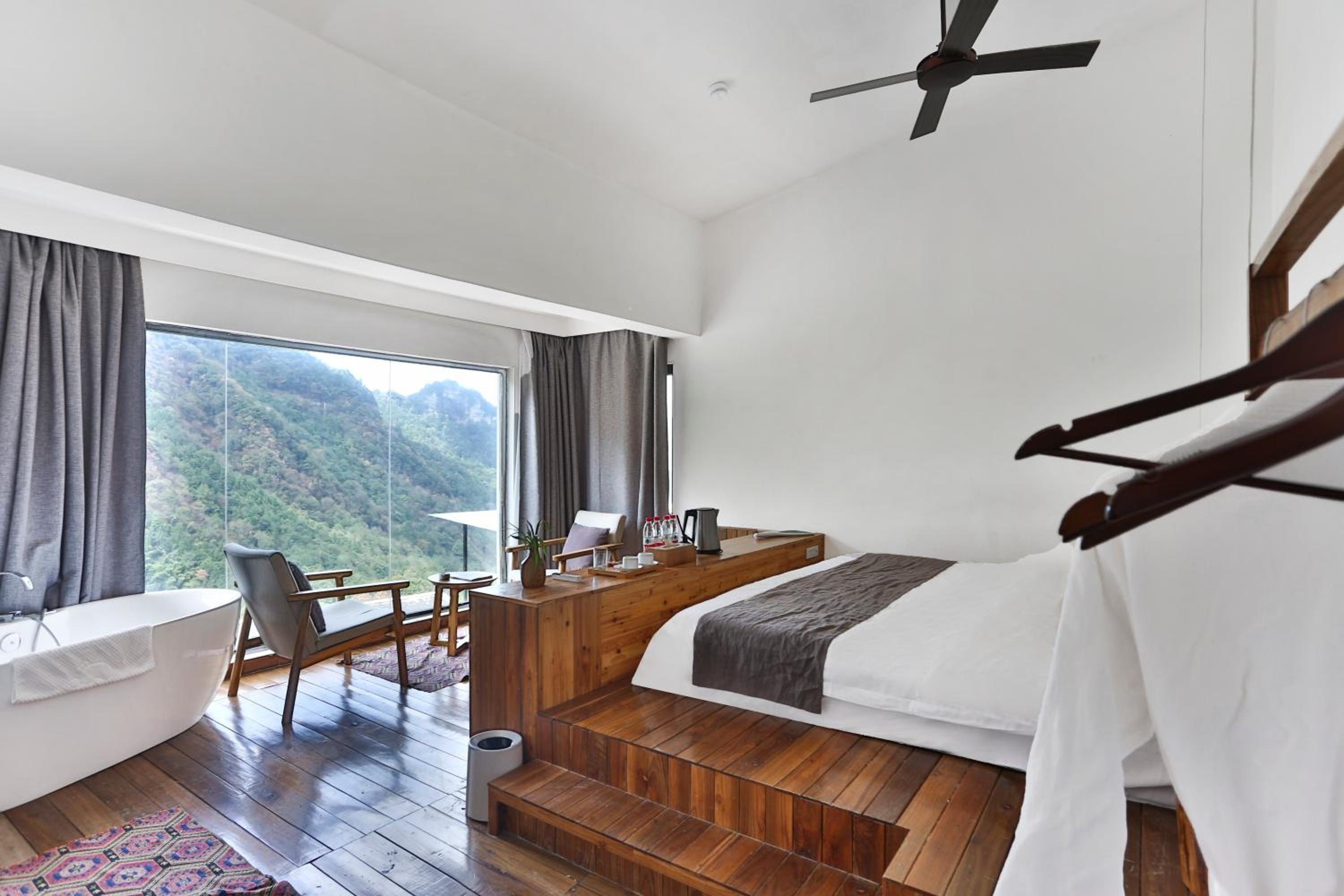 Signature Suite with Mountain View photo 1