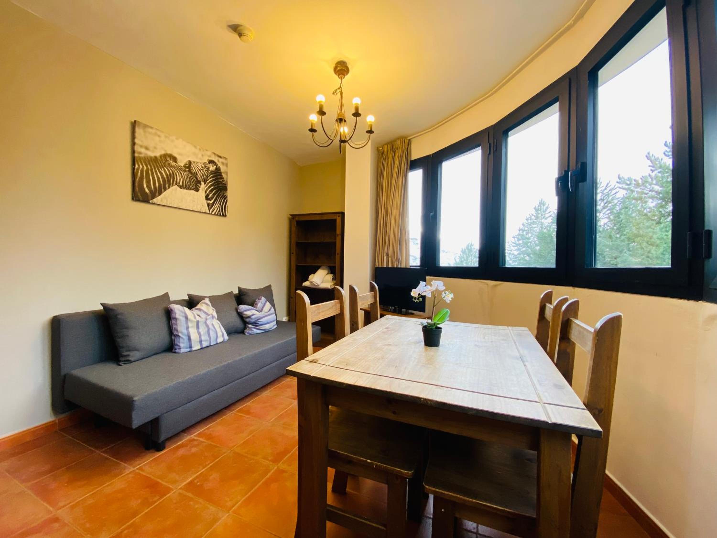 One-Bedroom Apartment - Photo 4
