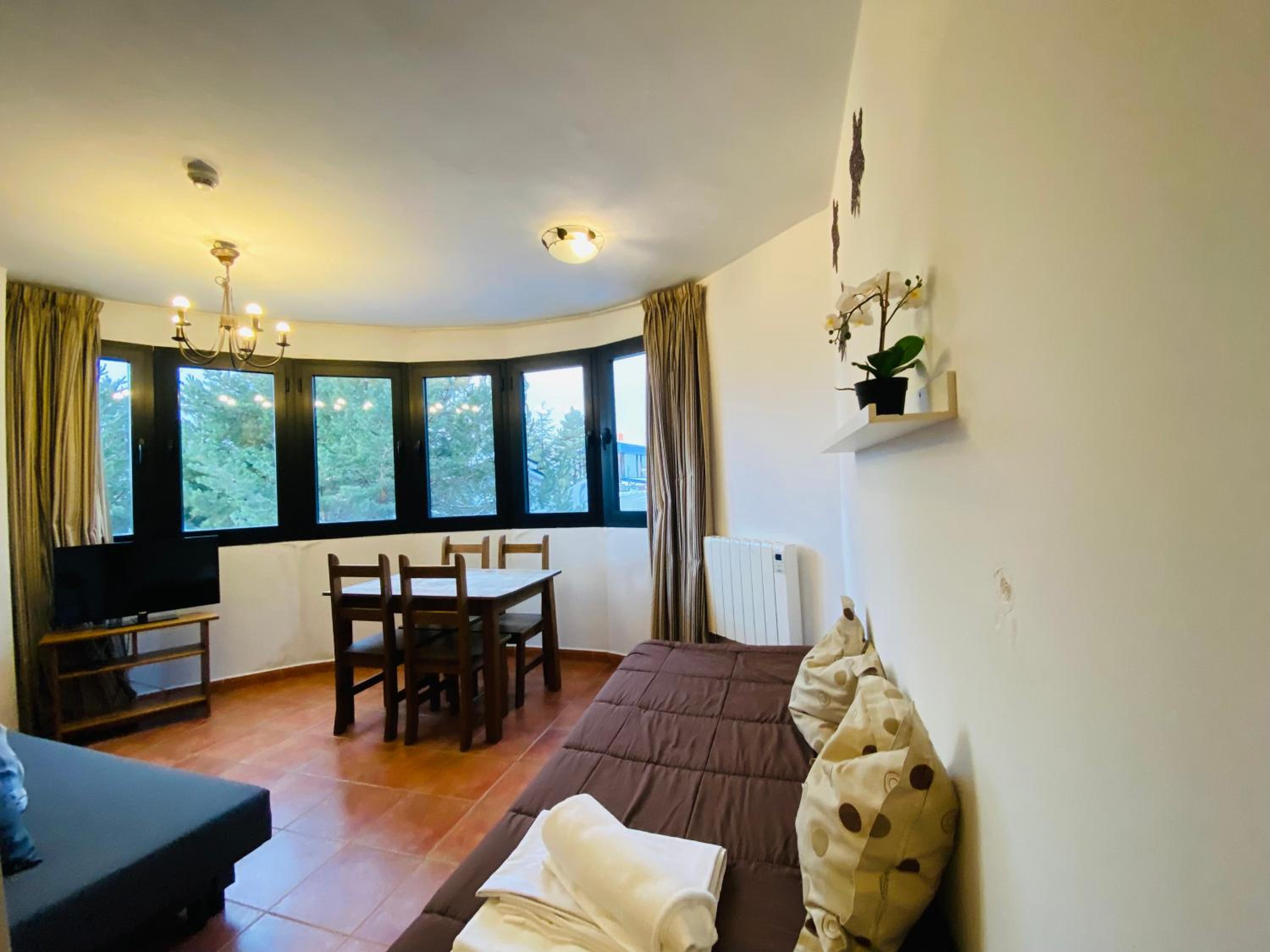 One-Bedroom Apartment - Photo 15