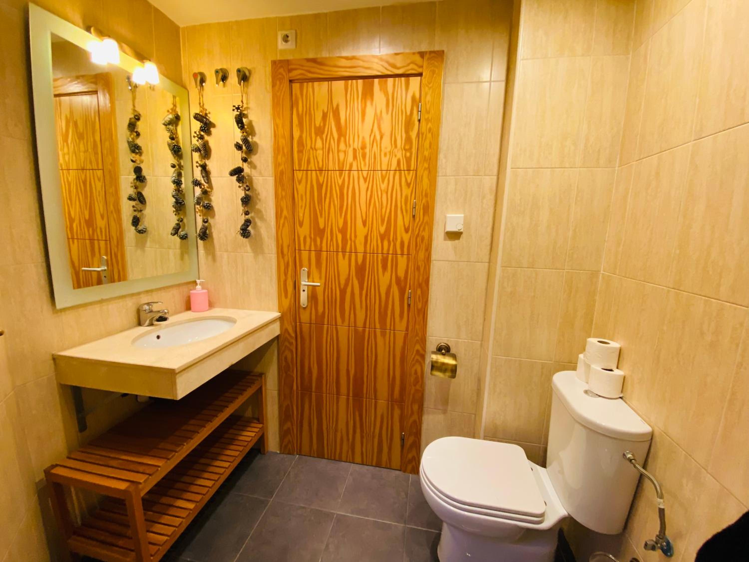 One-Bedroom Apartment - Photo 16