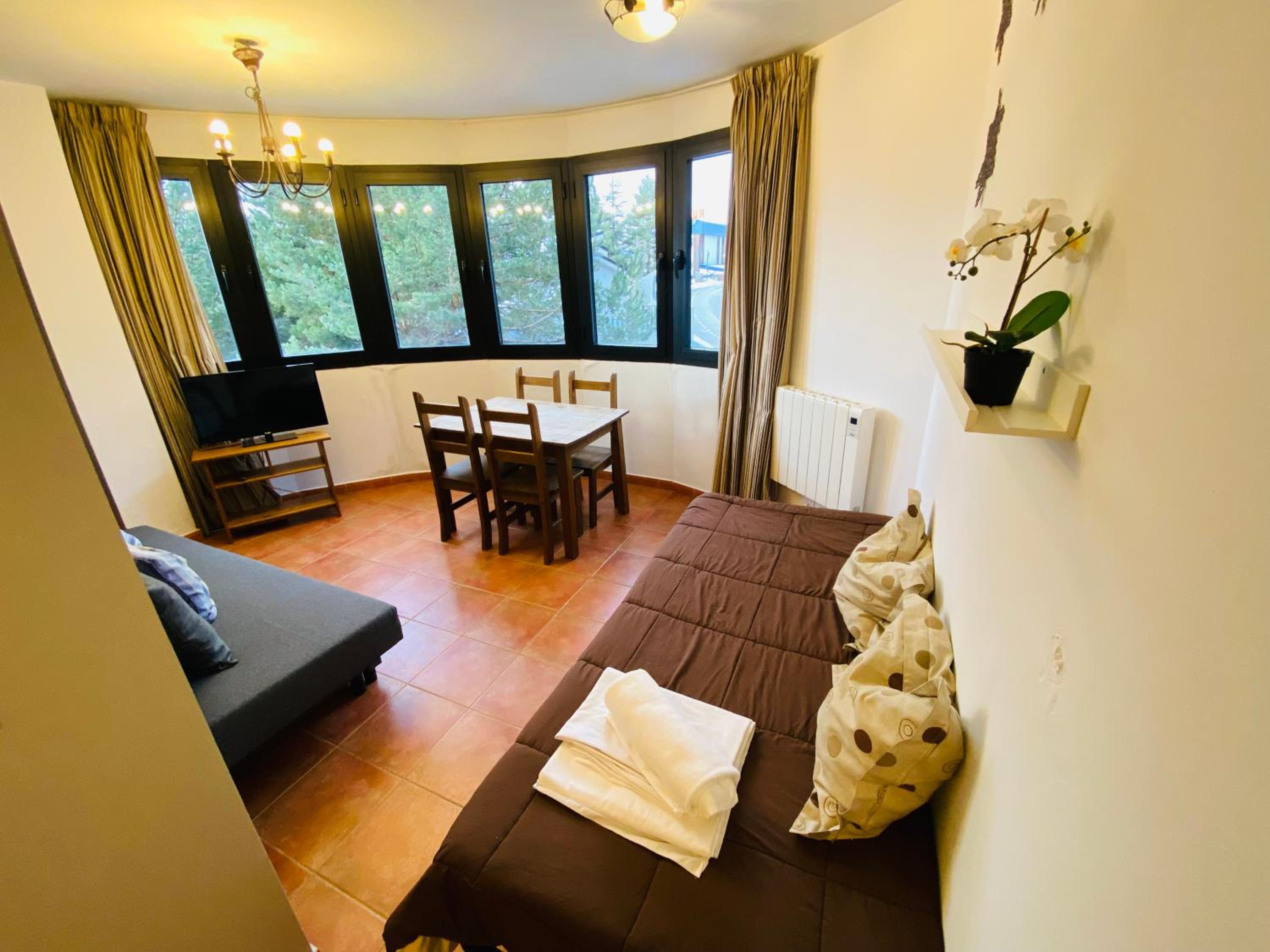 One-Bedroom Apartment - Photo 1