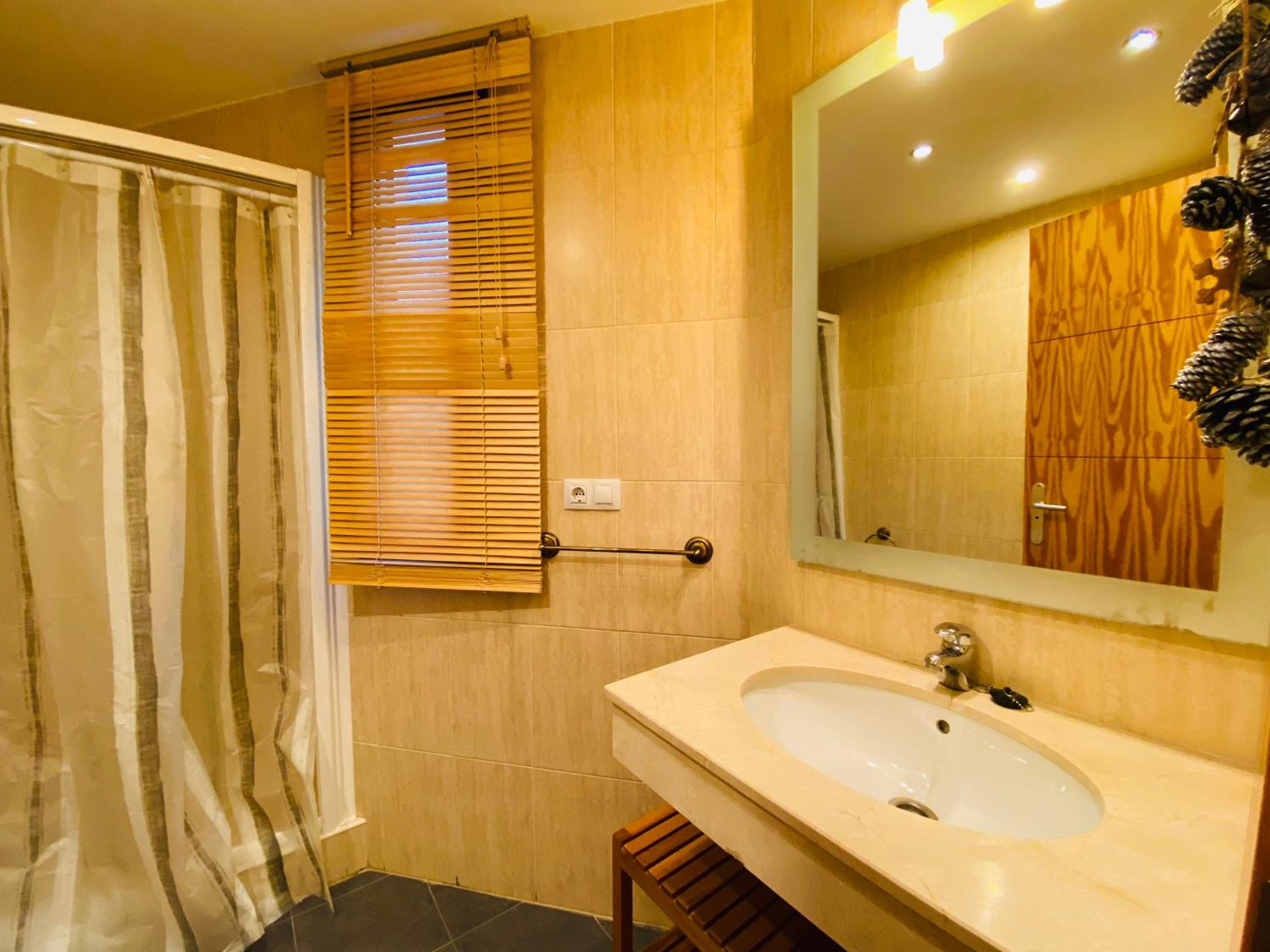 One-Bedroom Apartment - Photo 19