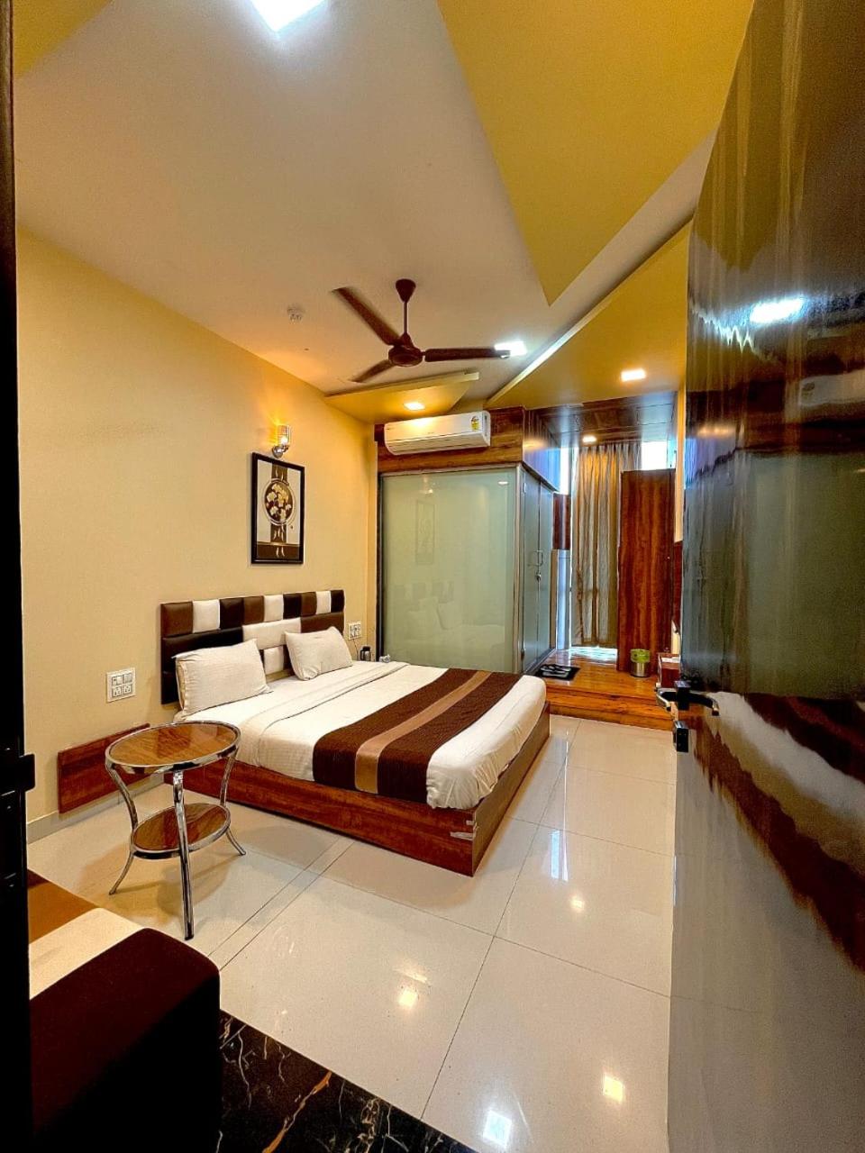 Large Double Room