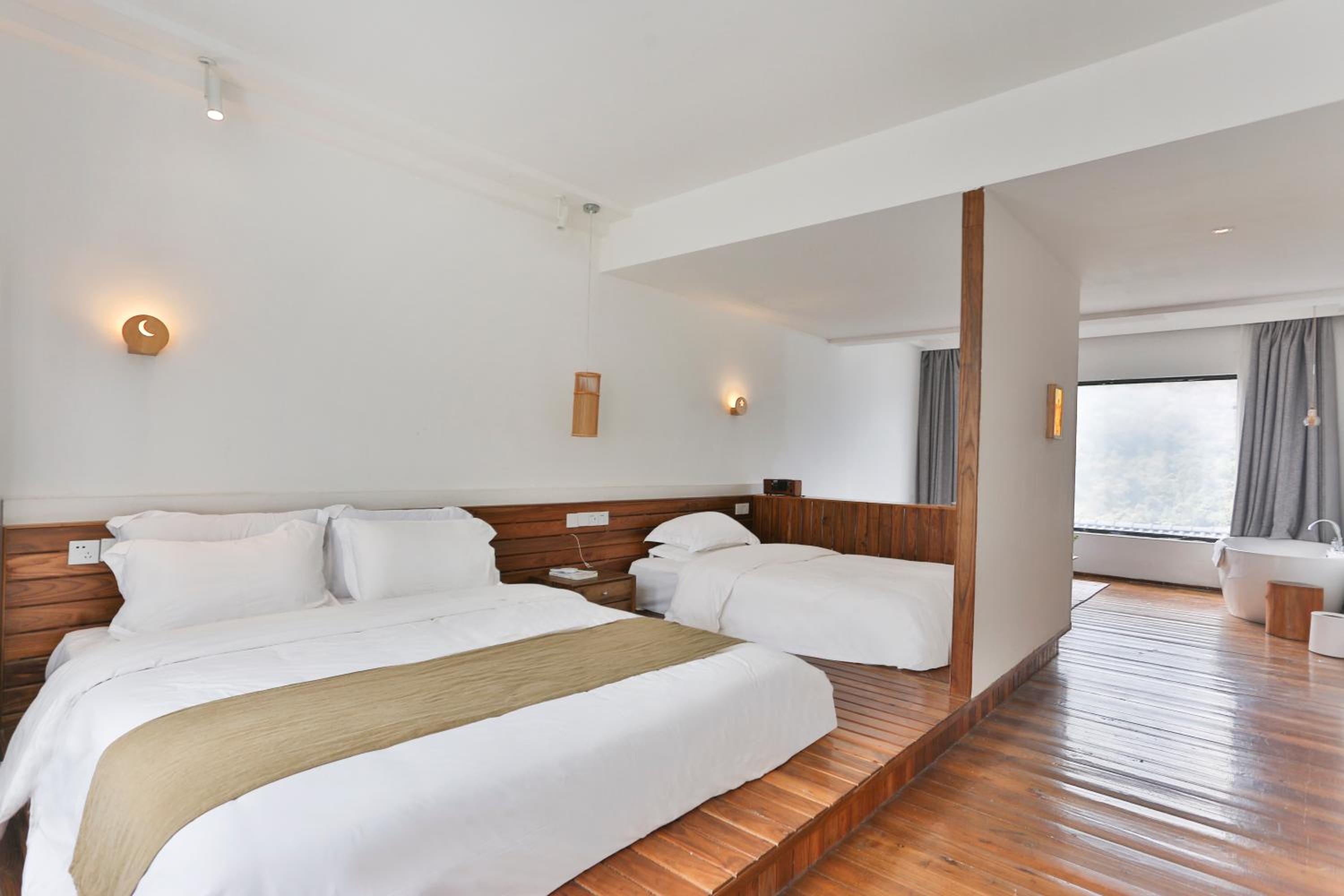 Family Suite with Mountain View photo 3