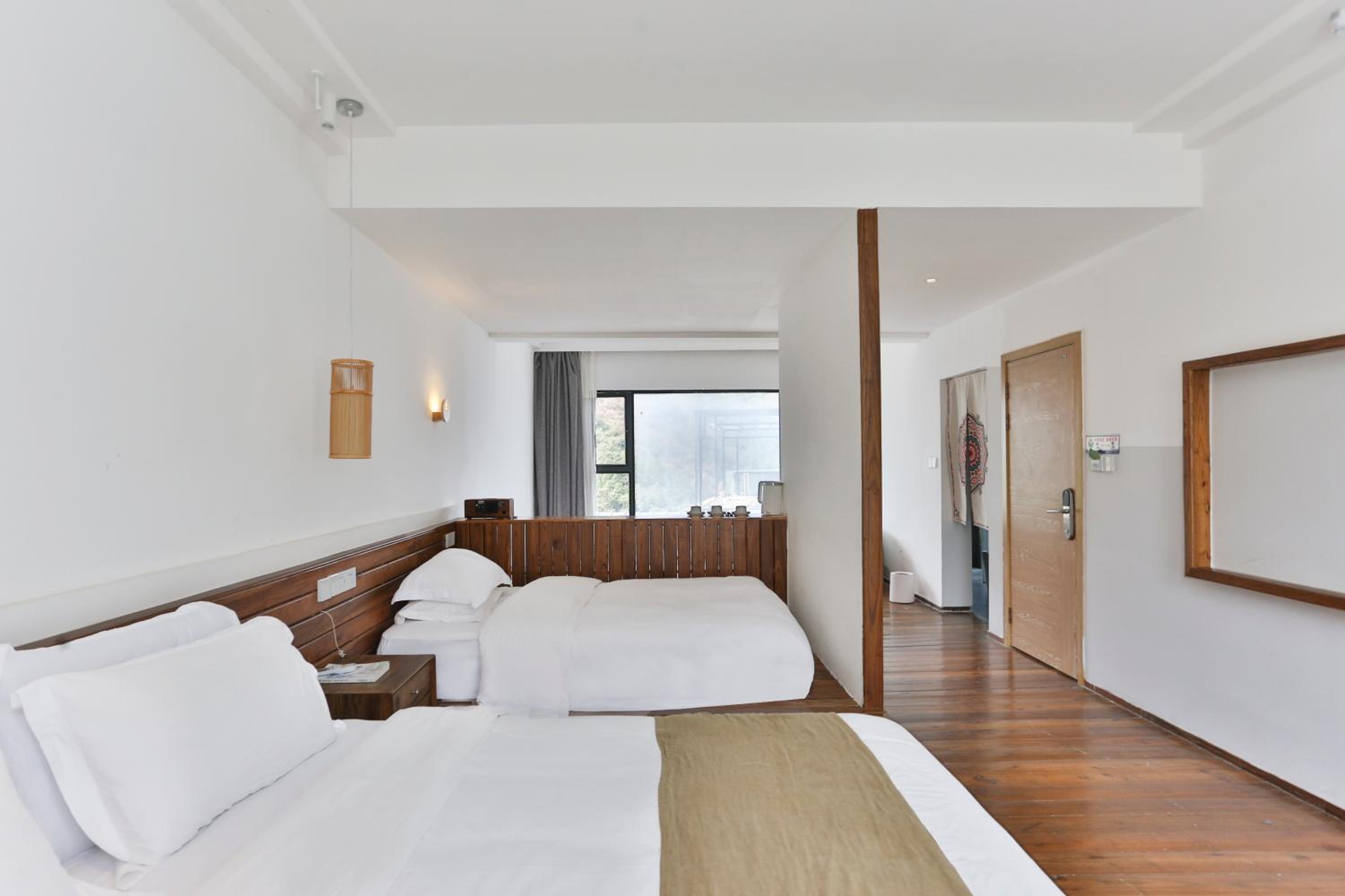 Family Suite with Mountain View photo 2