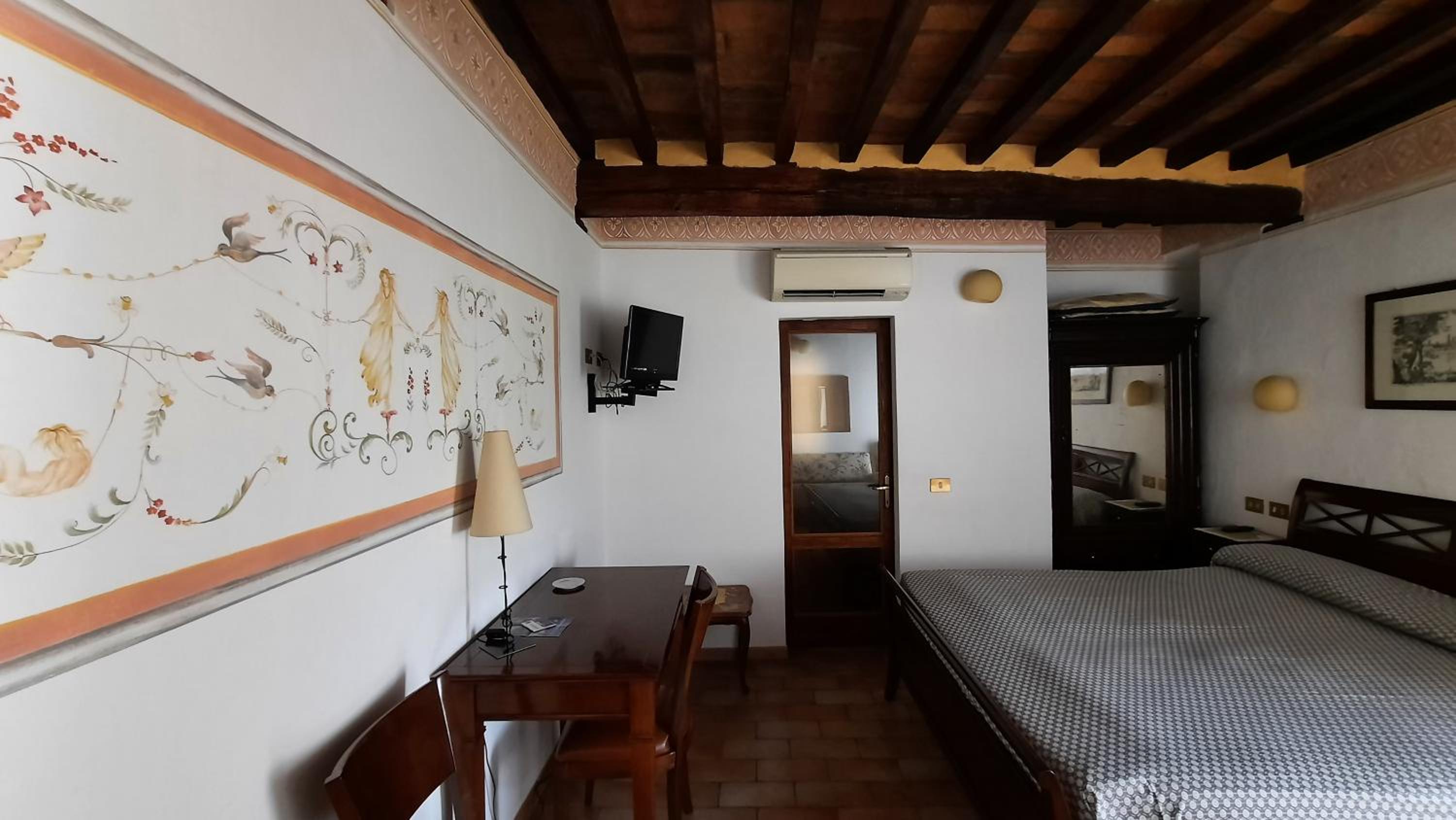 Double Room with Balcony photo 2