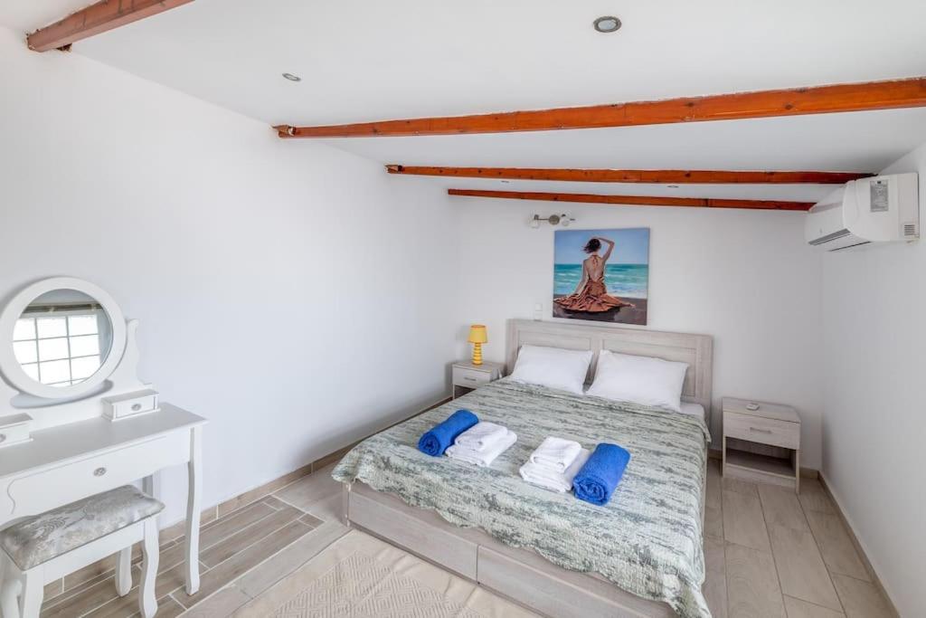 One-Bedroom House photo 2