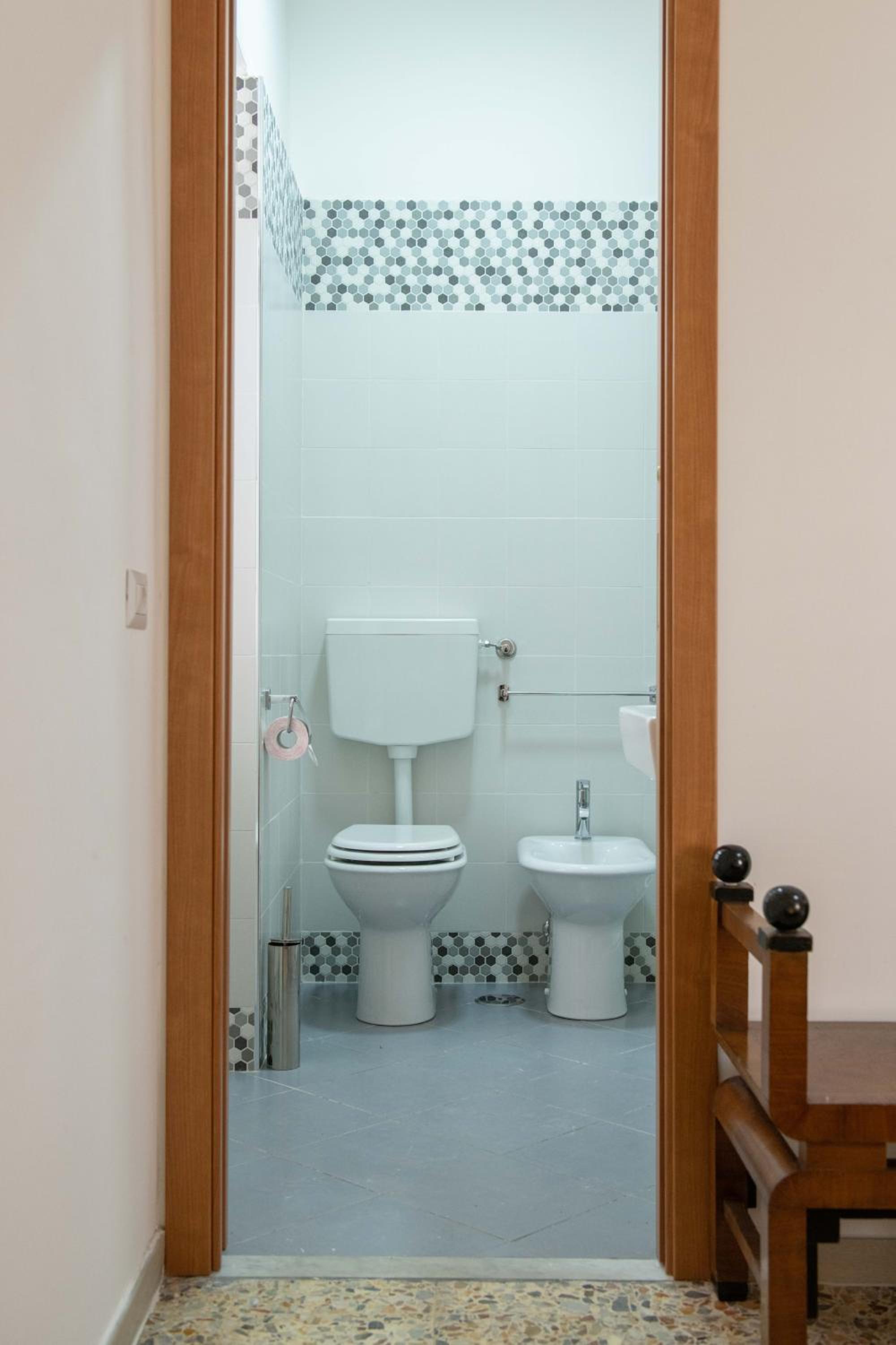 Quadruple Room with Private Bathroom - Photo 15