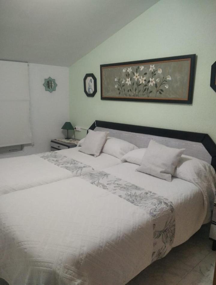 Twin Room - Photo 1