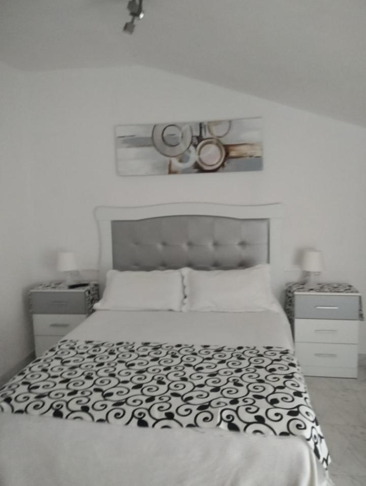Double Room - Photo 2