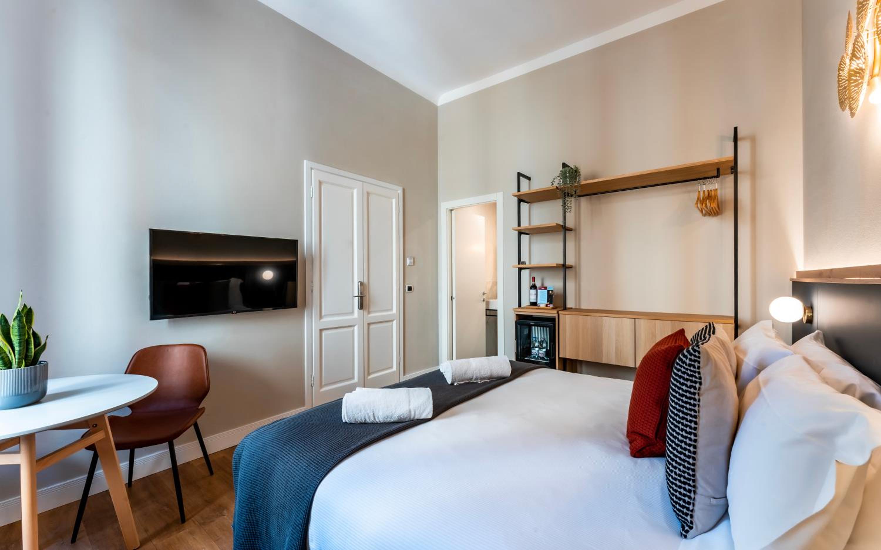 Deluxe Double Room photo 3