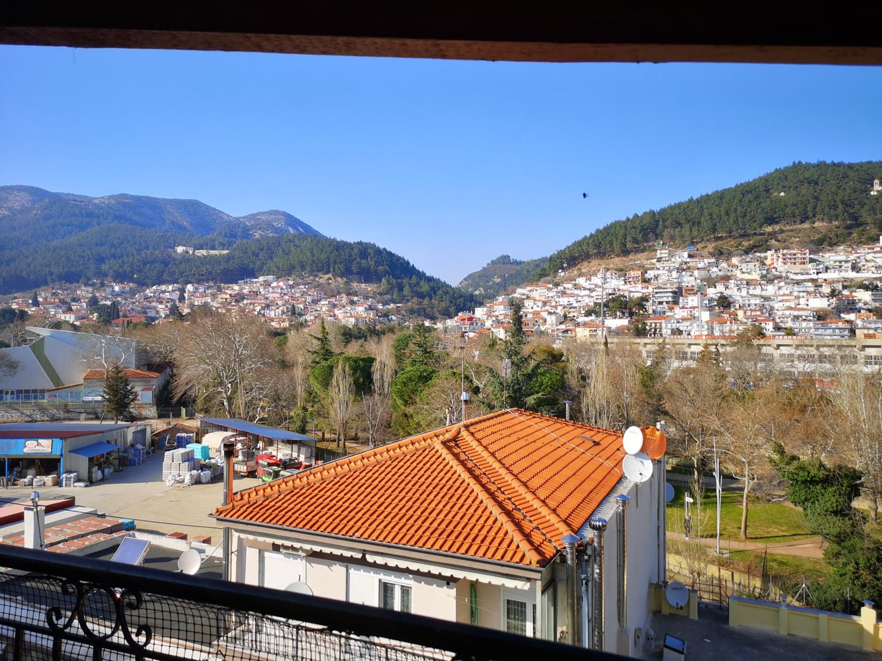Apartment with Mountain View photo 2