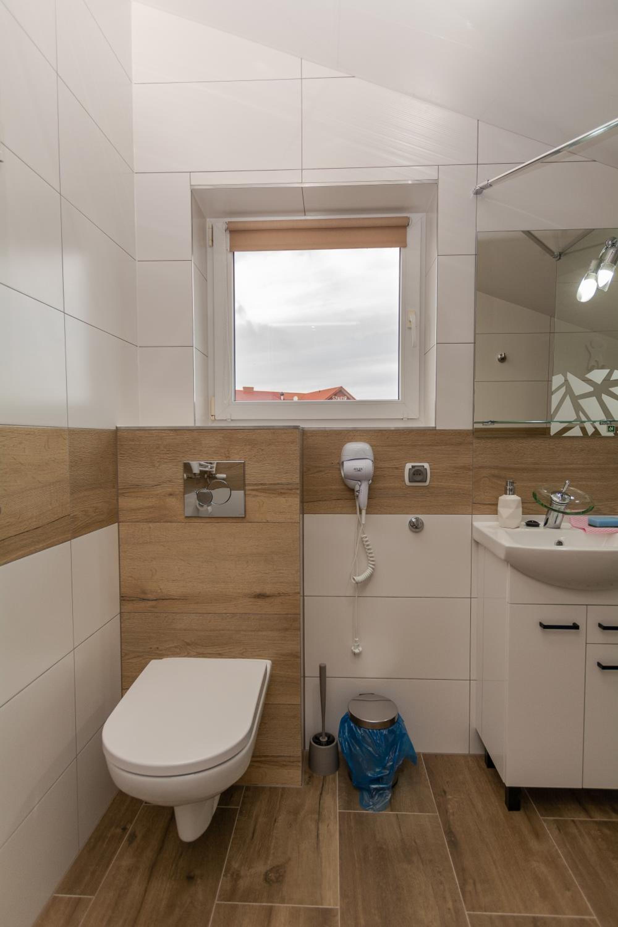 Double Room with Shared Bathroom photo 3