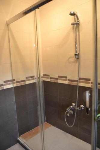Twin Room with Shared Bathroom photo 3