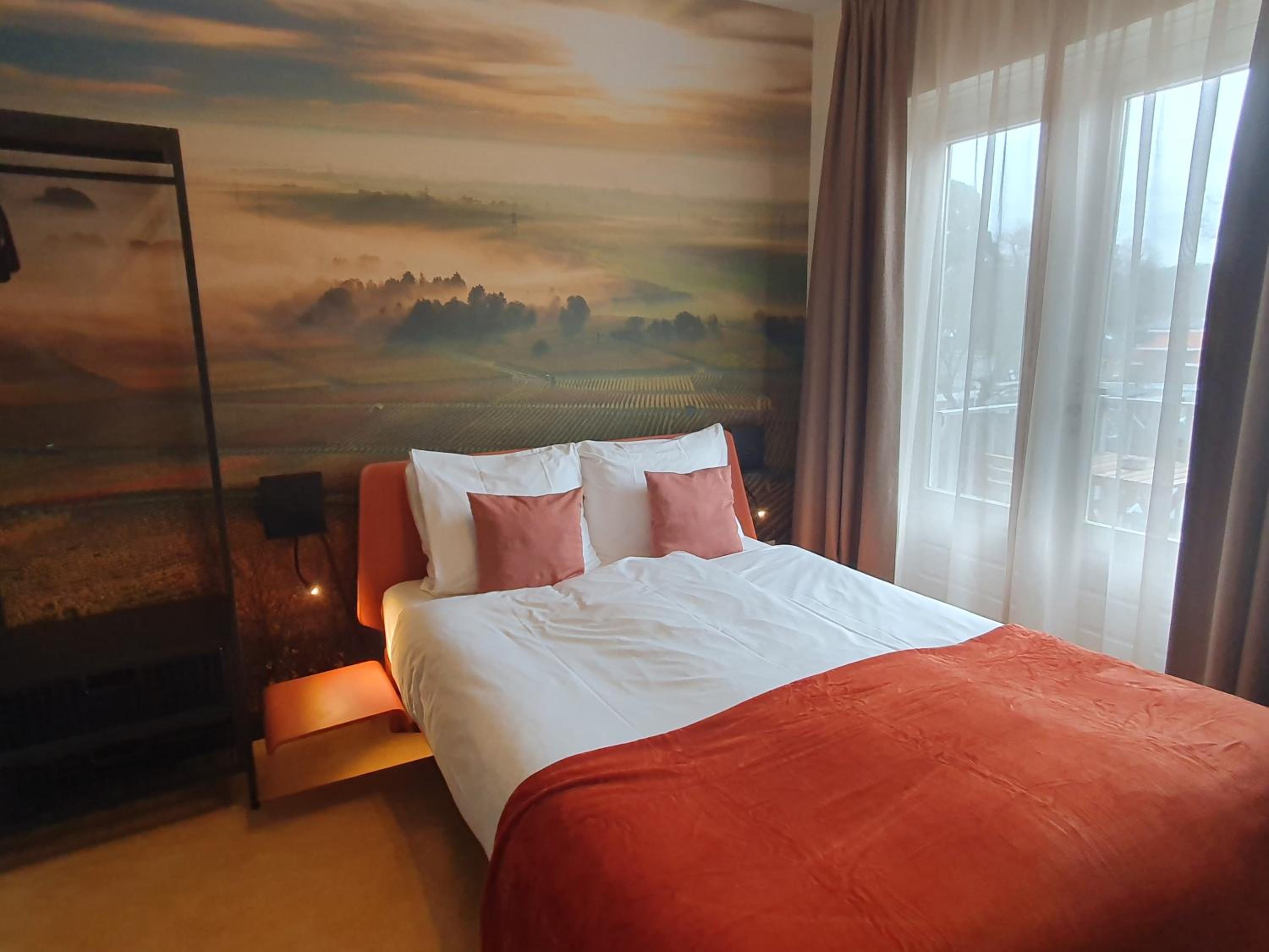 Small Room - Photo 5