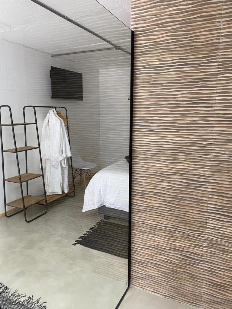 Deluxe Queen Room - Photo 12