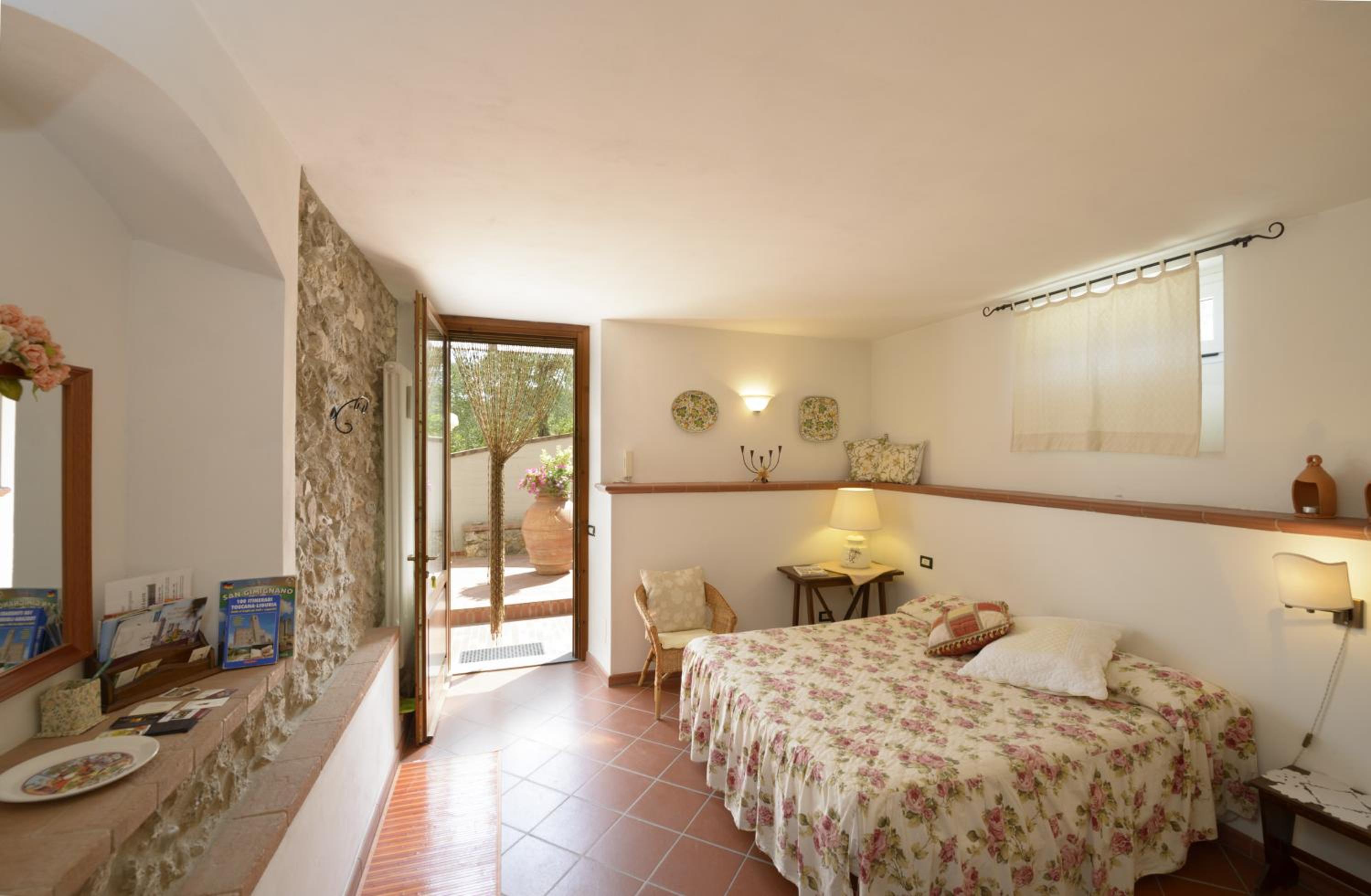 Double Room - Photo 2