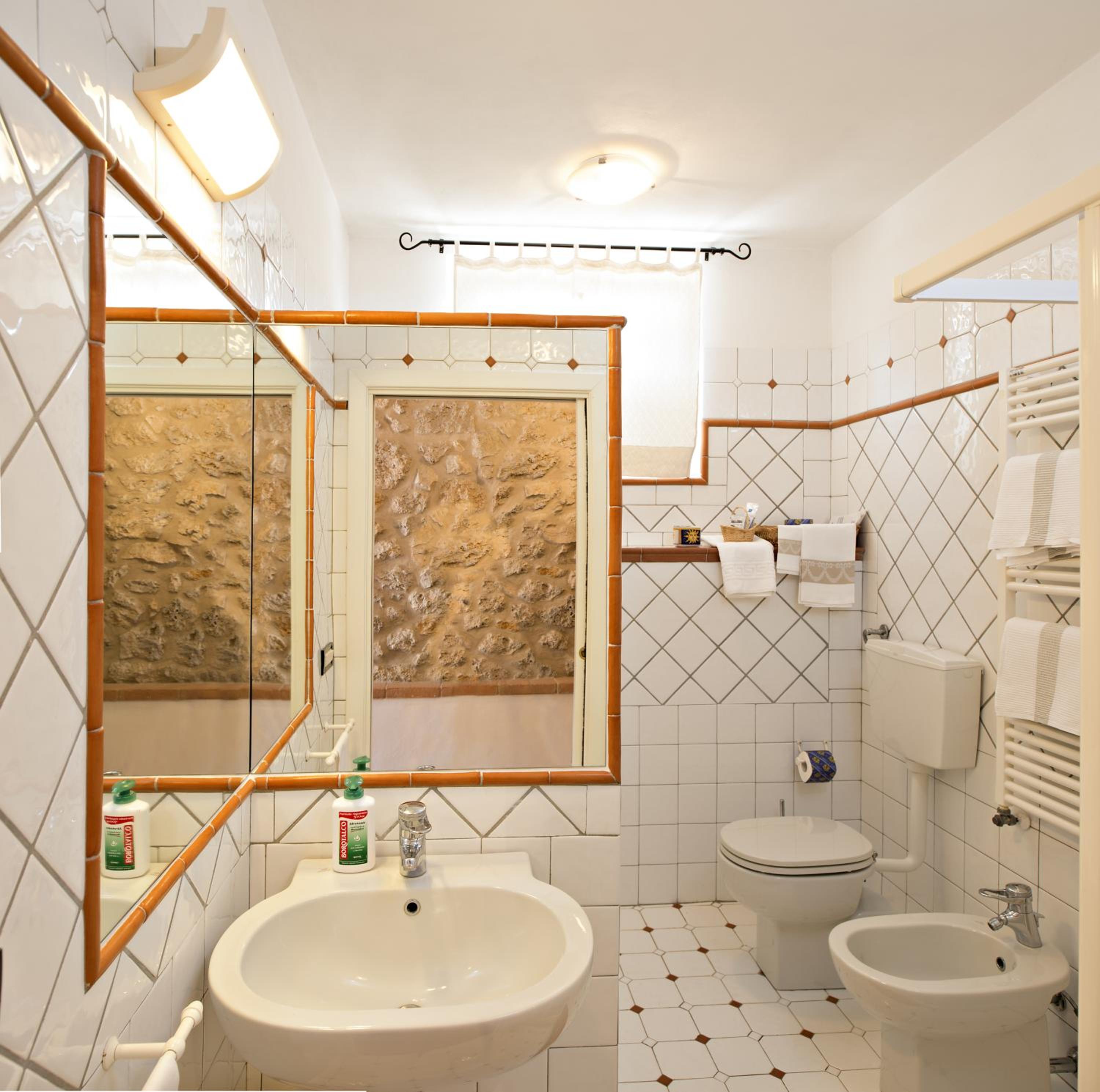 Double Room - Photo 3