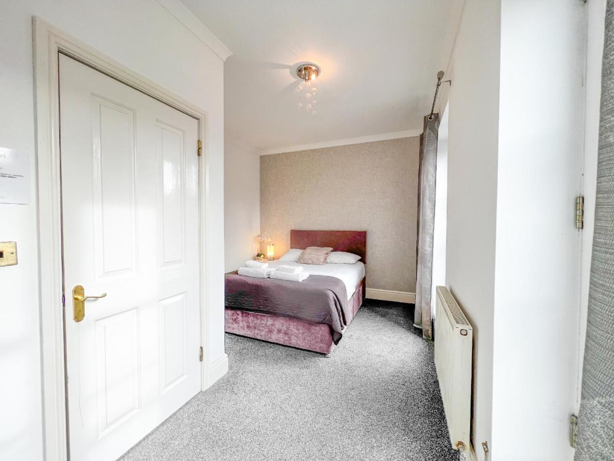 Four-Bedroom House photo 1