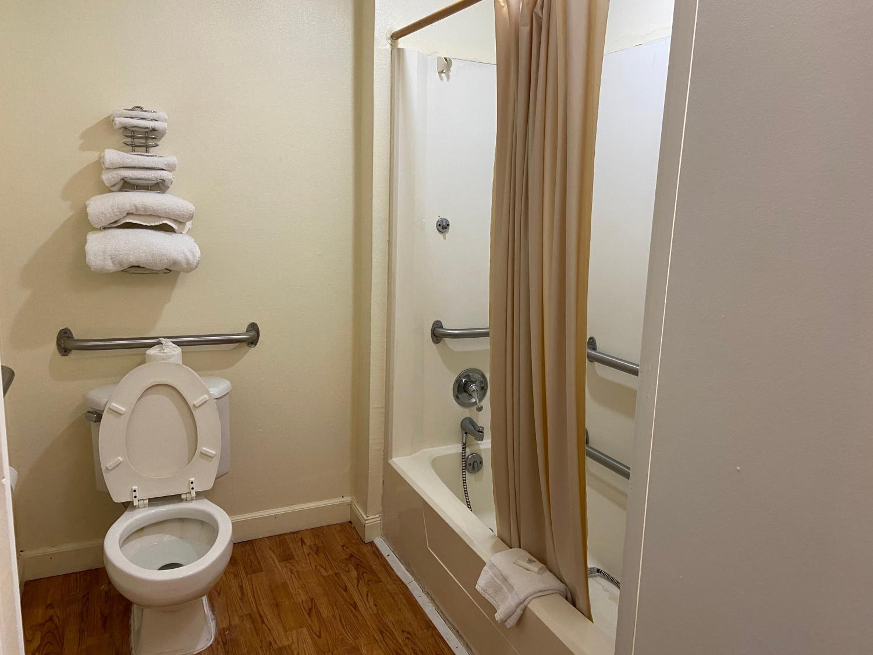 Double Room - Disability Access - Photo 5