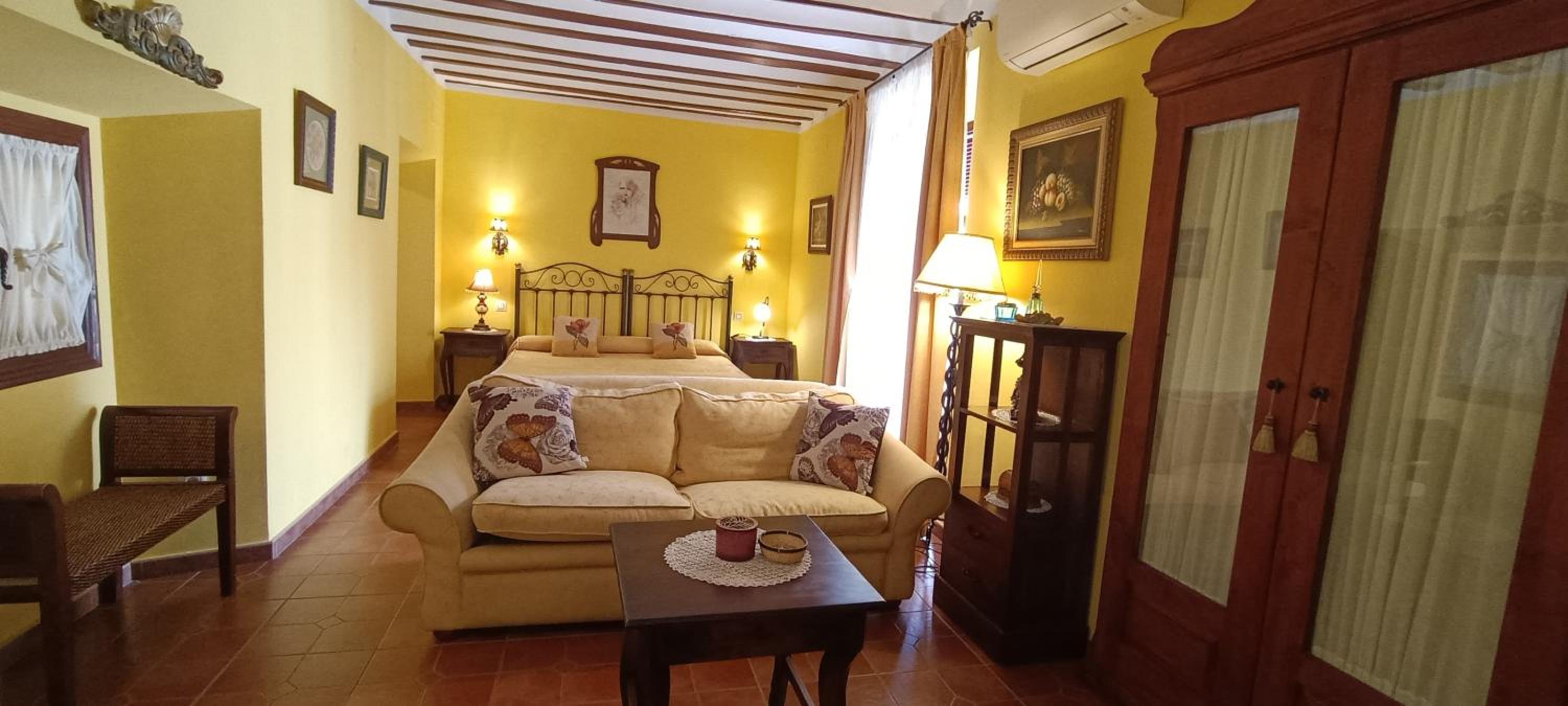 Suite - Photo 7