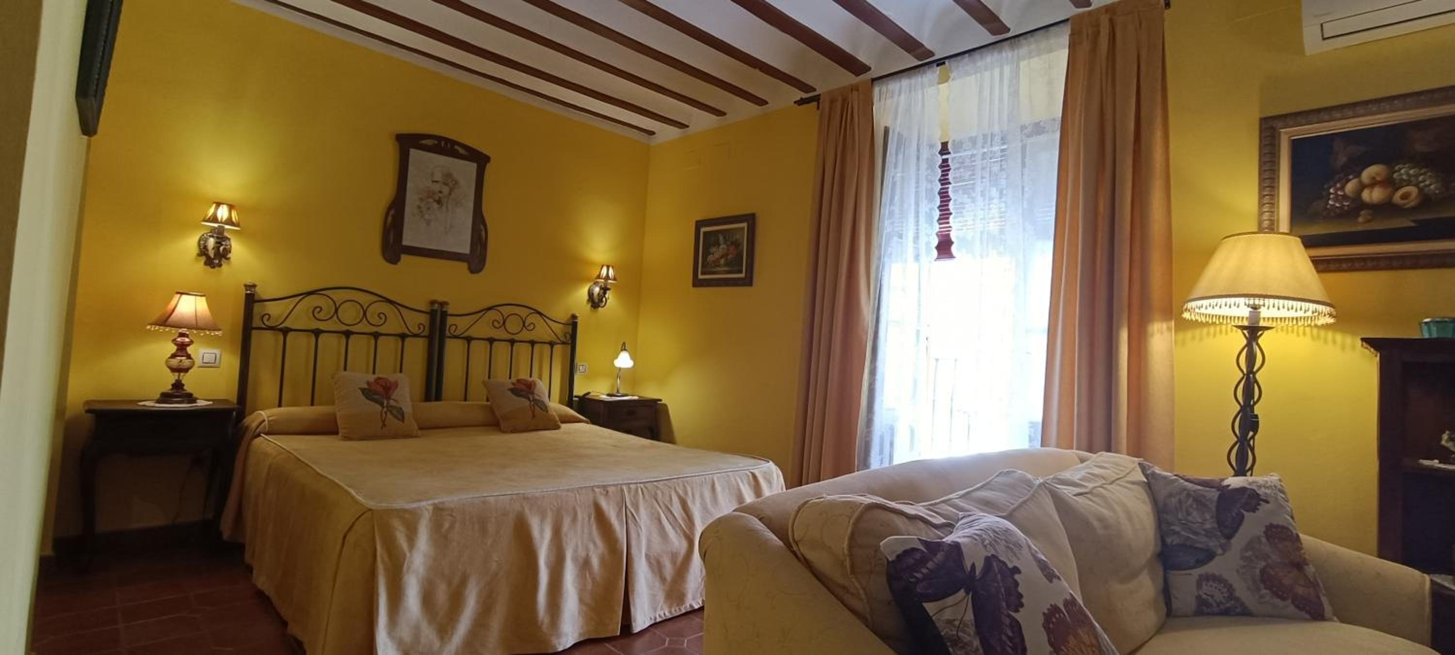 Suite - Photo 2