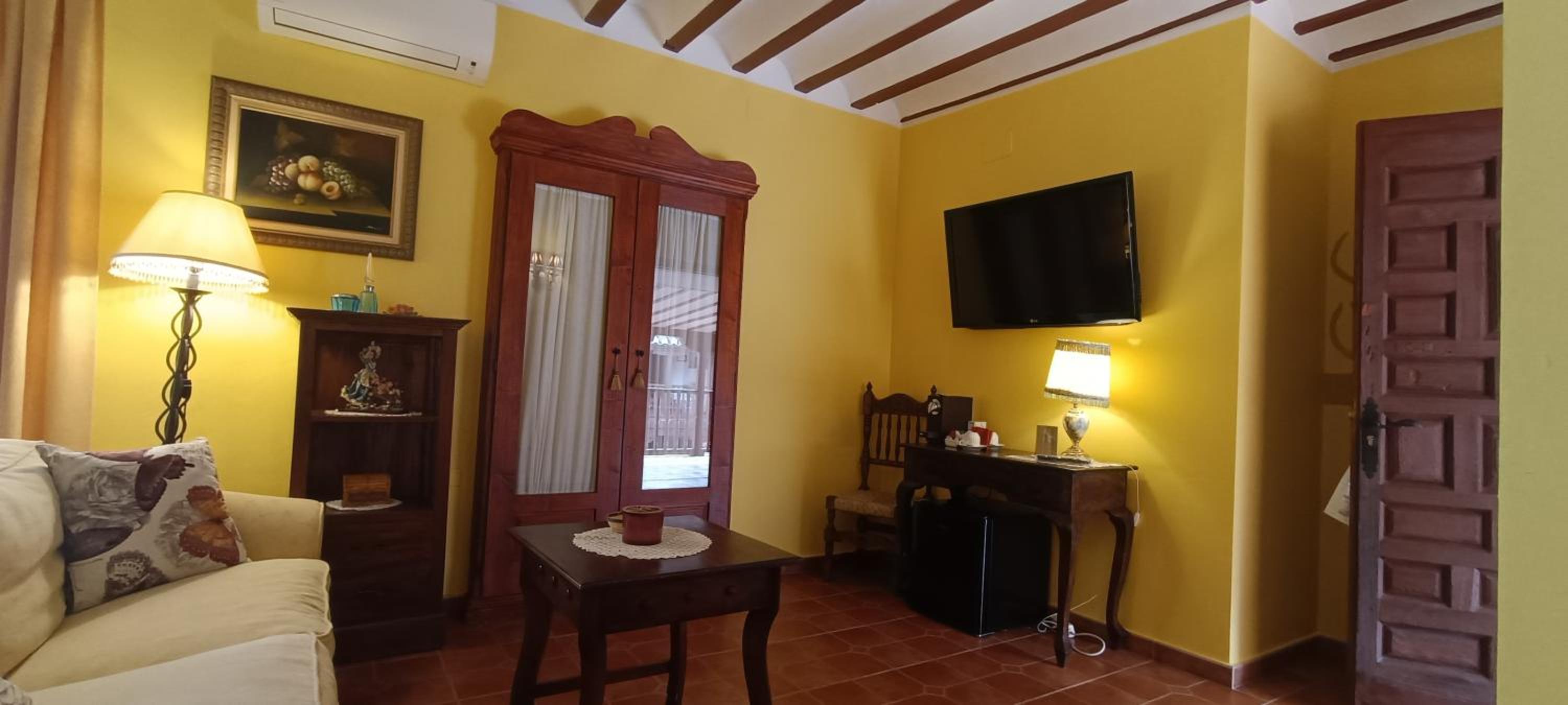 Suite - Photo 4