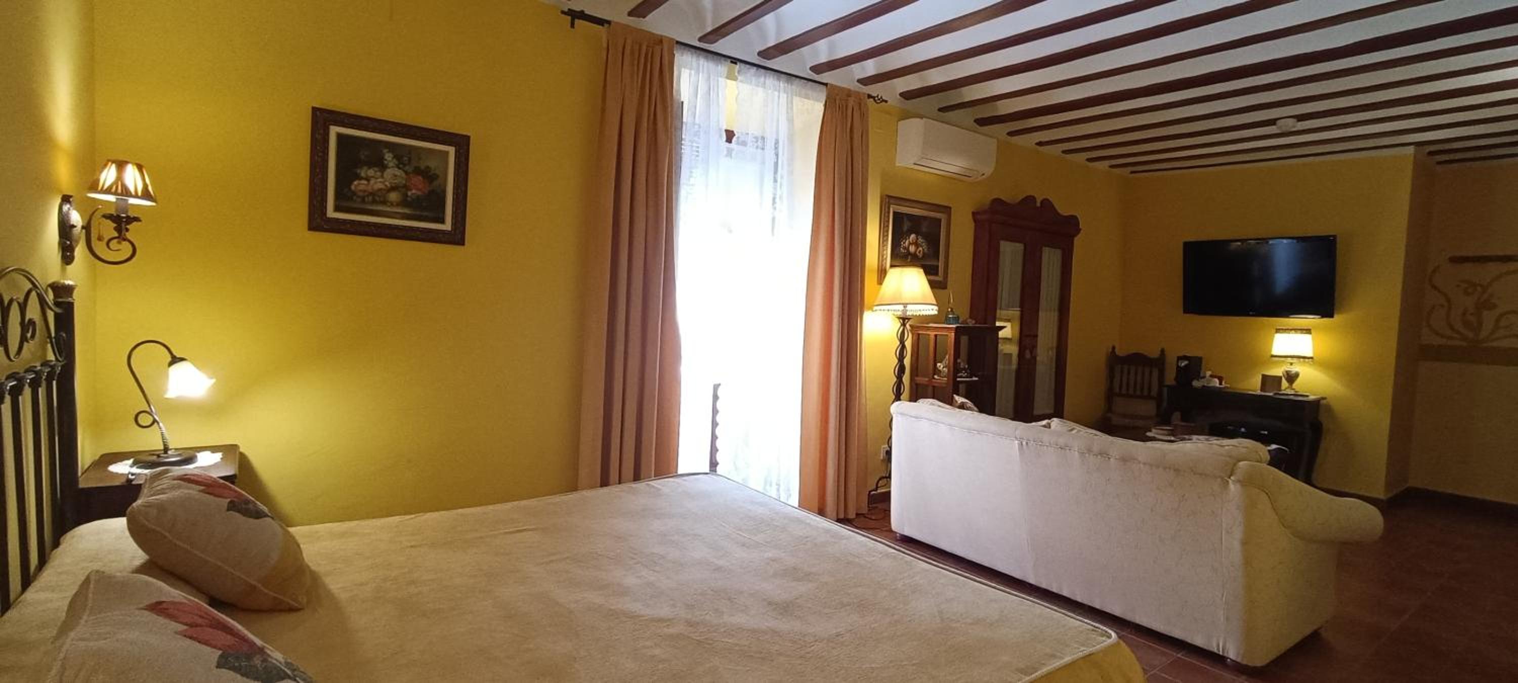 Suite - Photo 5