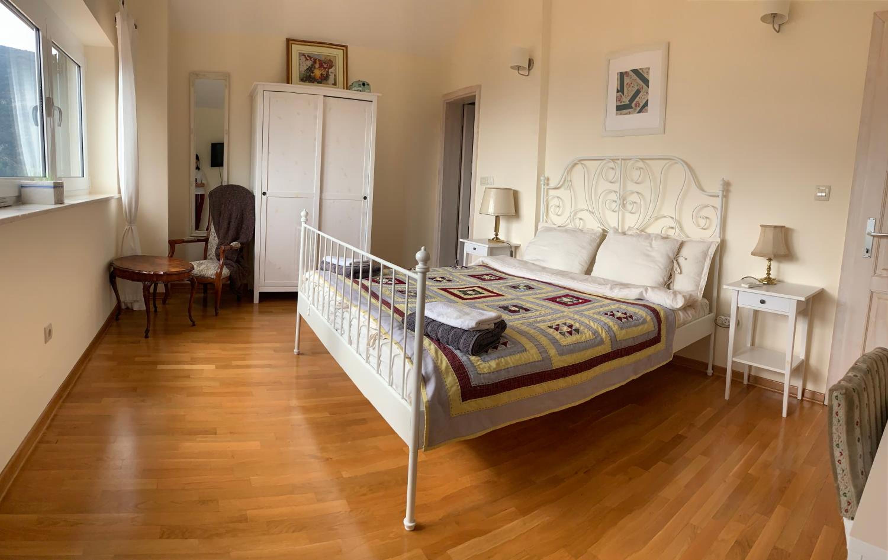 Large Double Room photo 1