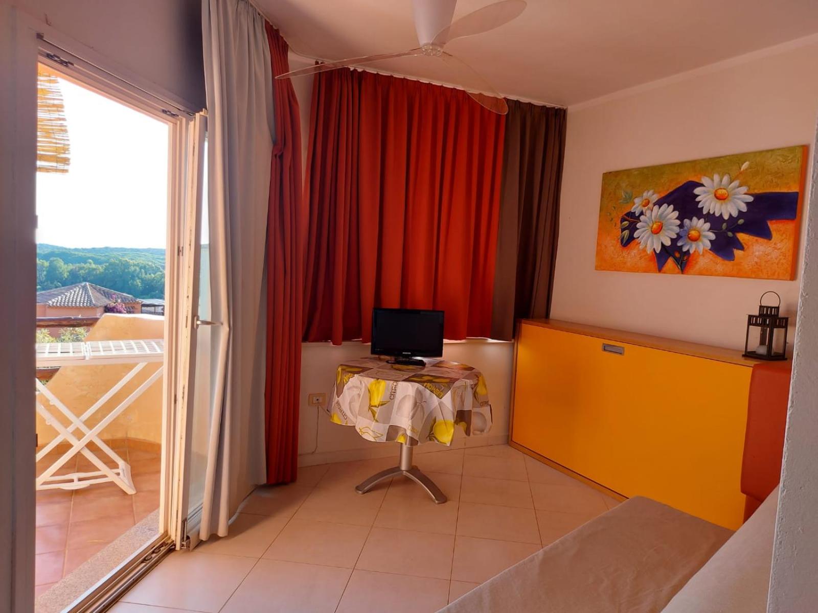 Apartment with Garden View