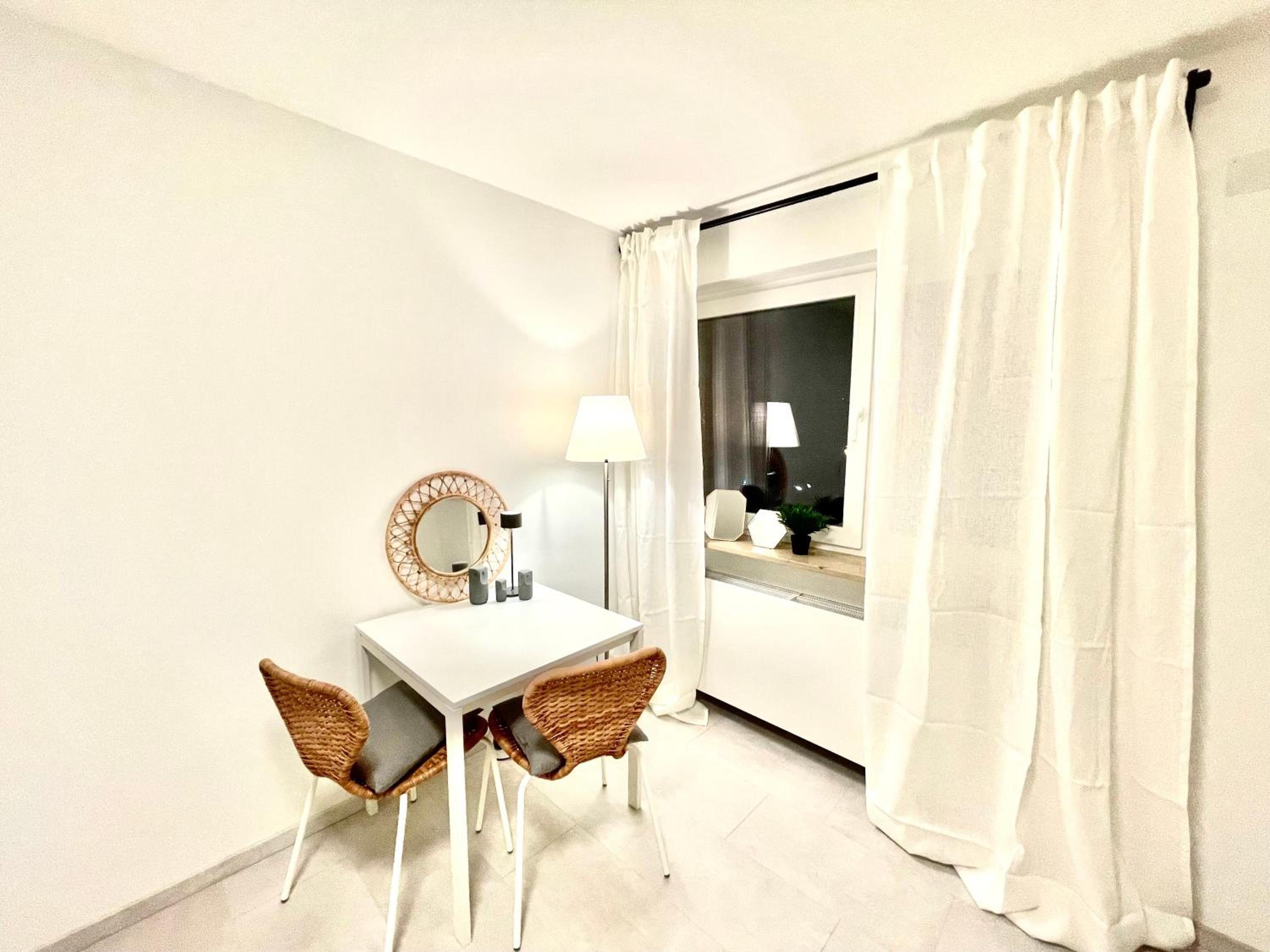 One-Bedroom Apartment photo 3