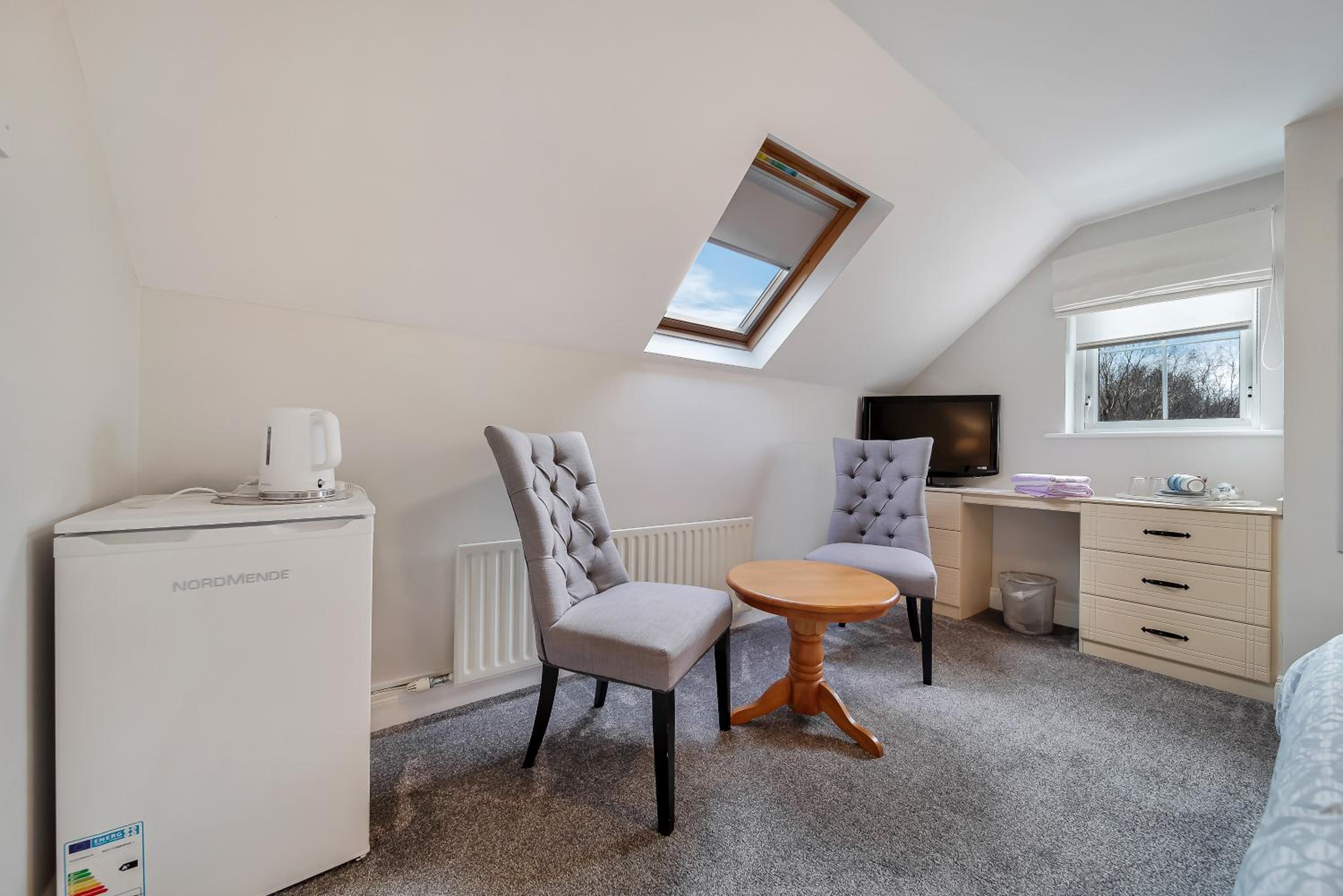 Standard Double Room - Photo 5