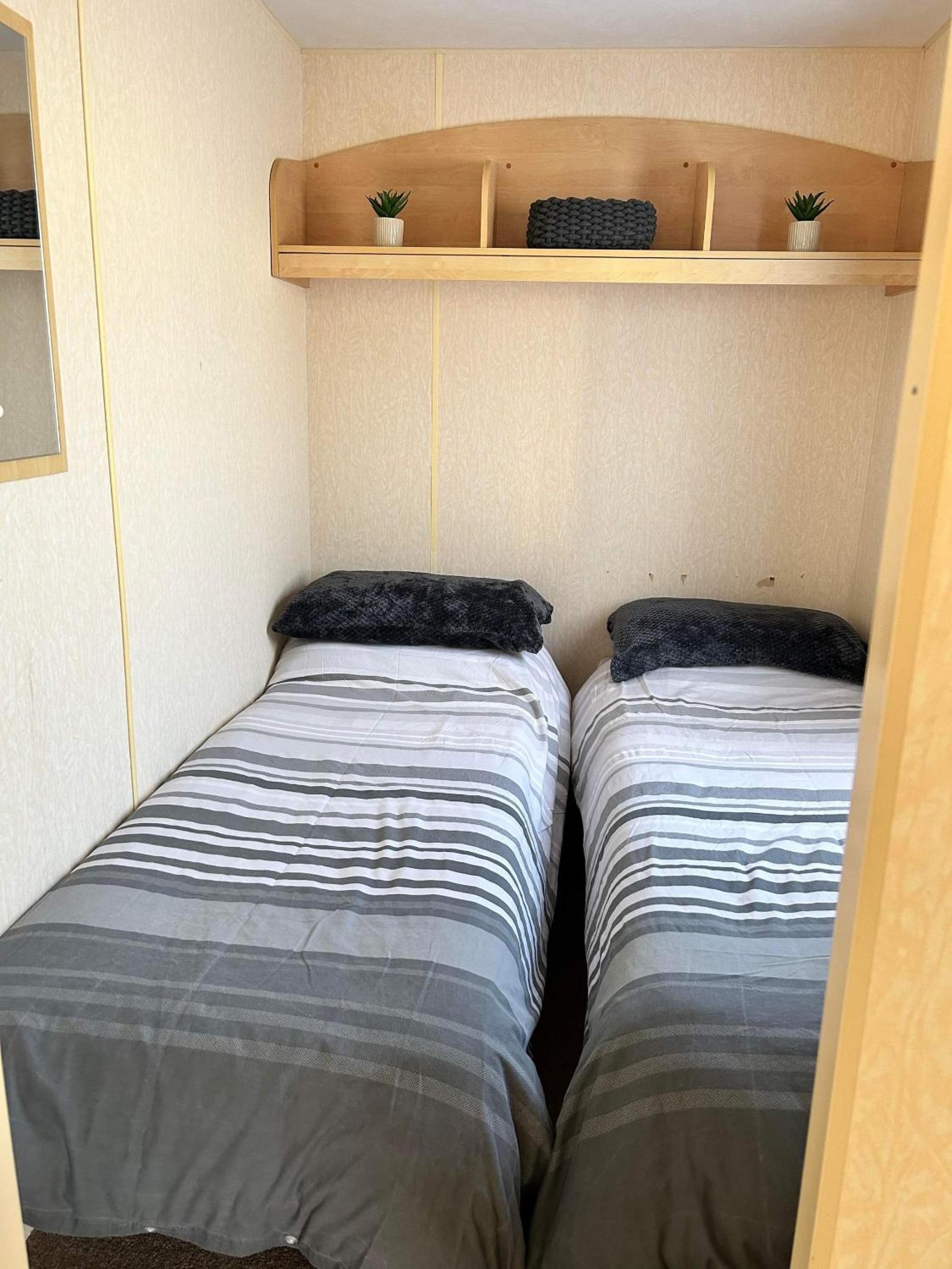 Three-Bedroom House - Photo 5