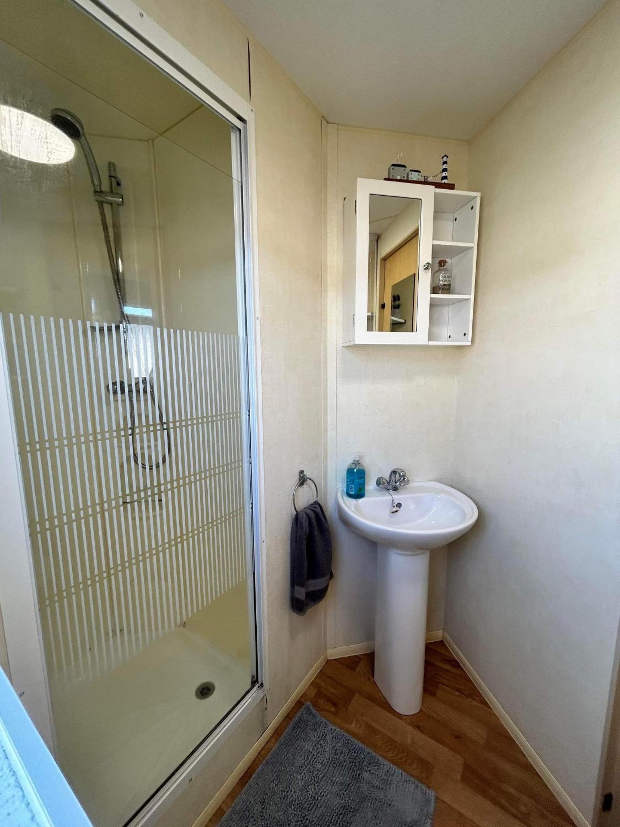Three-Bedroom House - Photo 6
