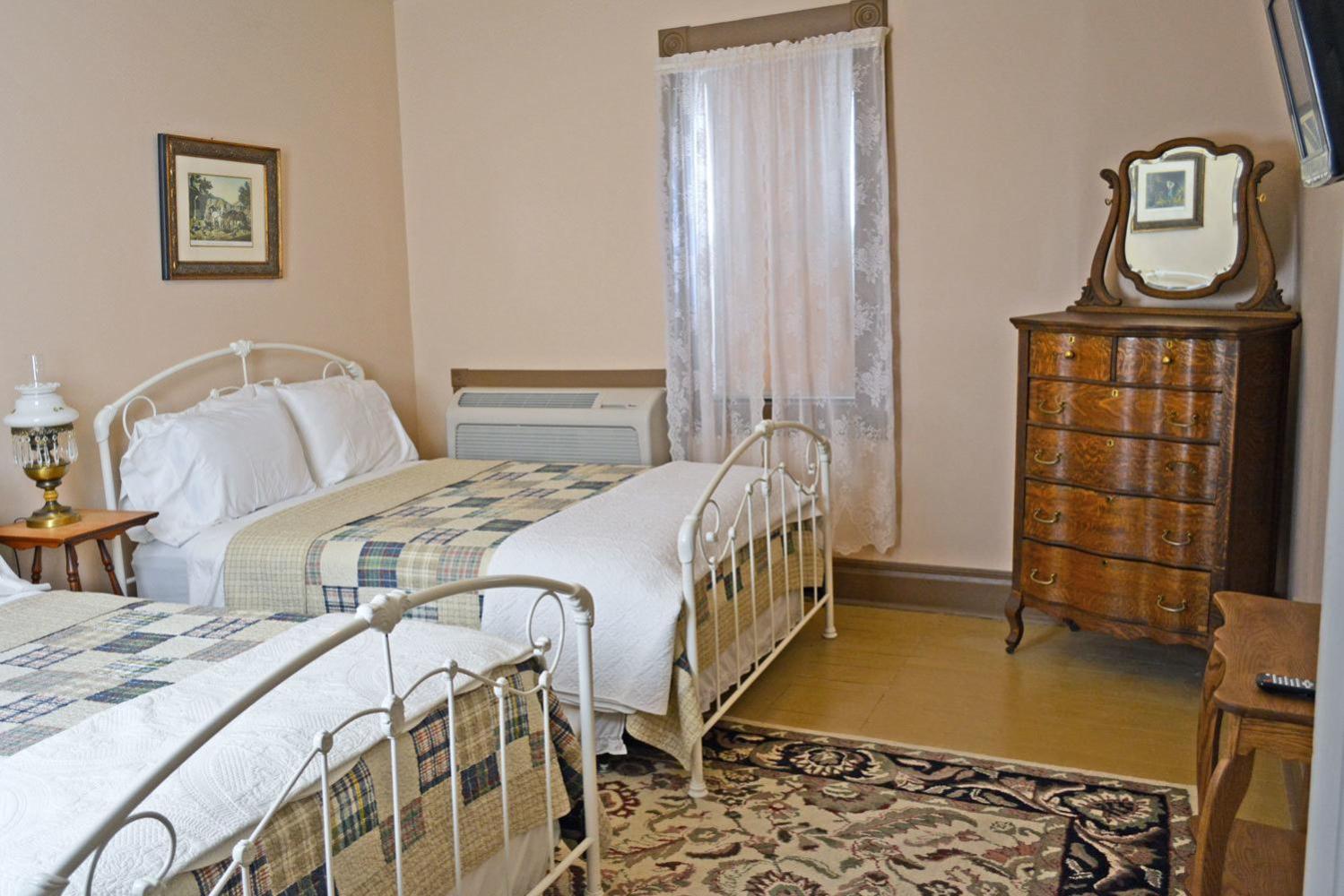 One-Bedroom Suite 5