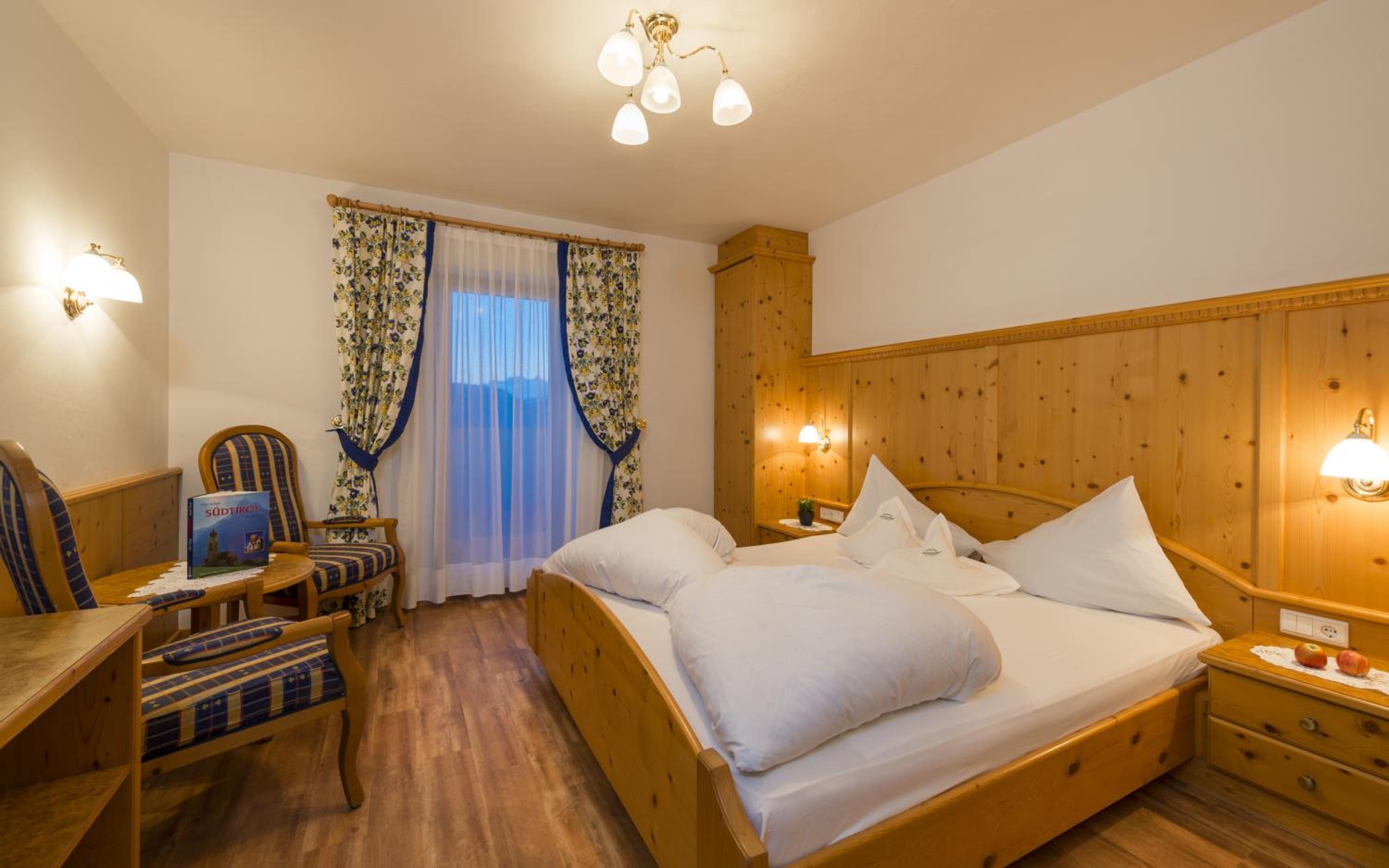 Family Room (2 Adults + 2 Children)