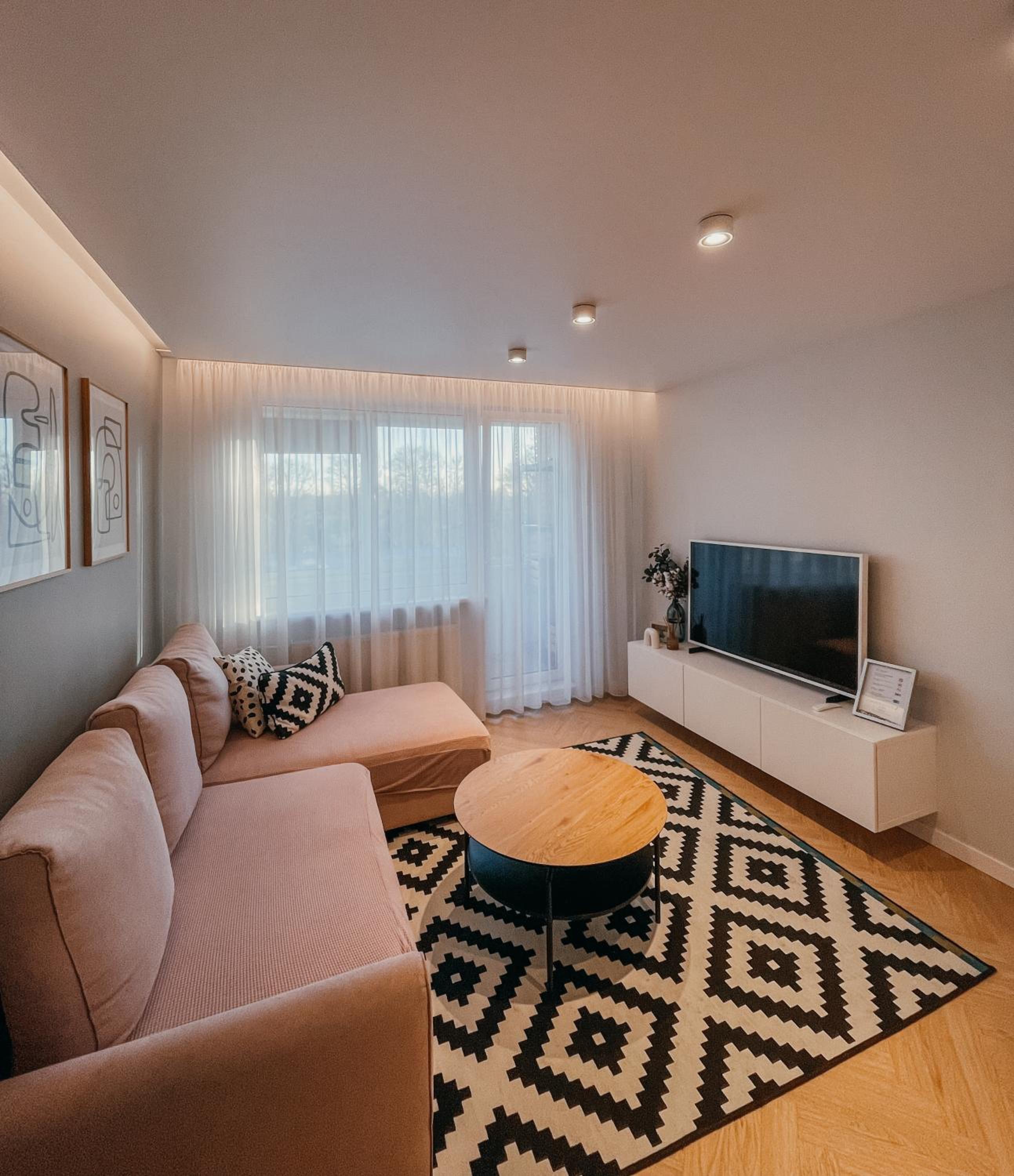 One-Bedroom Apartment