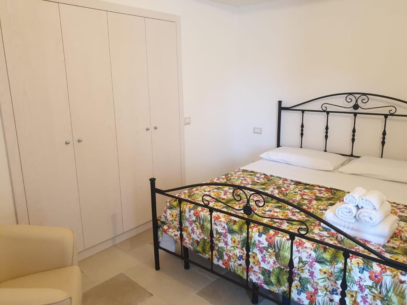 One-Bedroom House photo 1