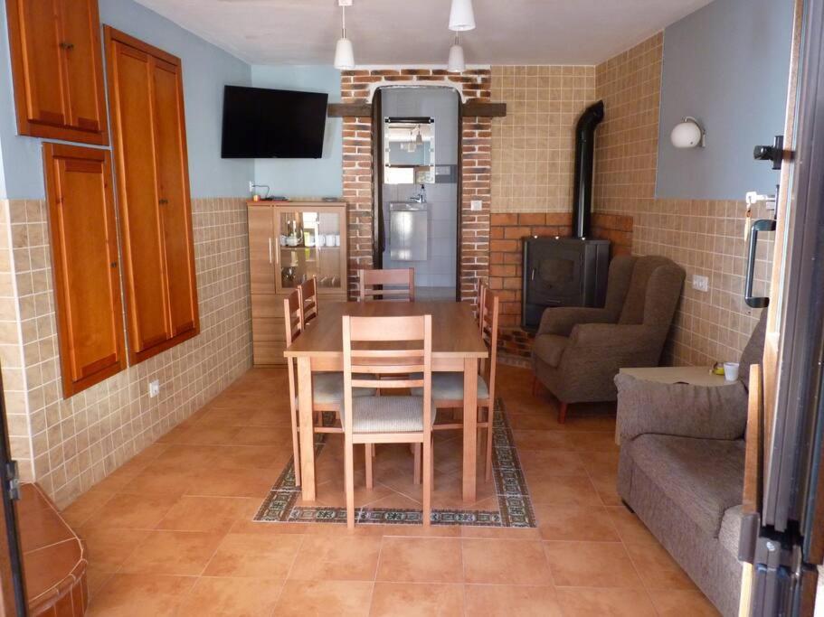 Three-Bedroom House photo 2