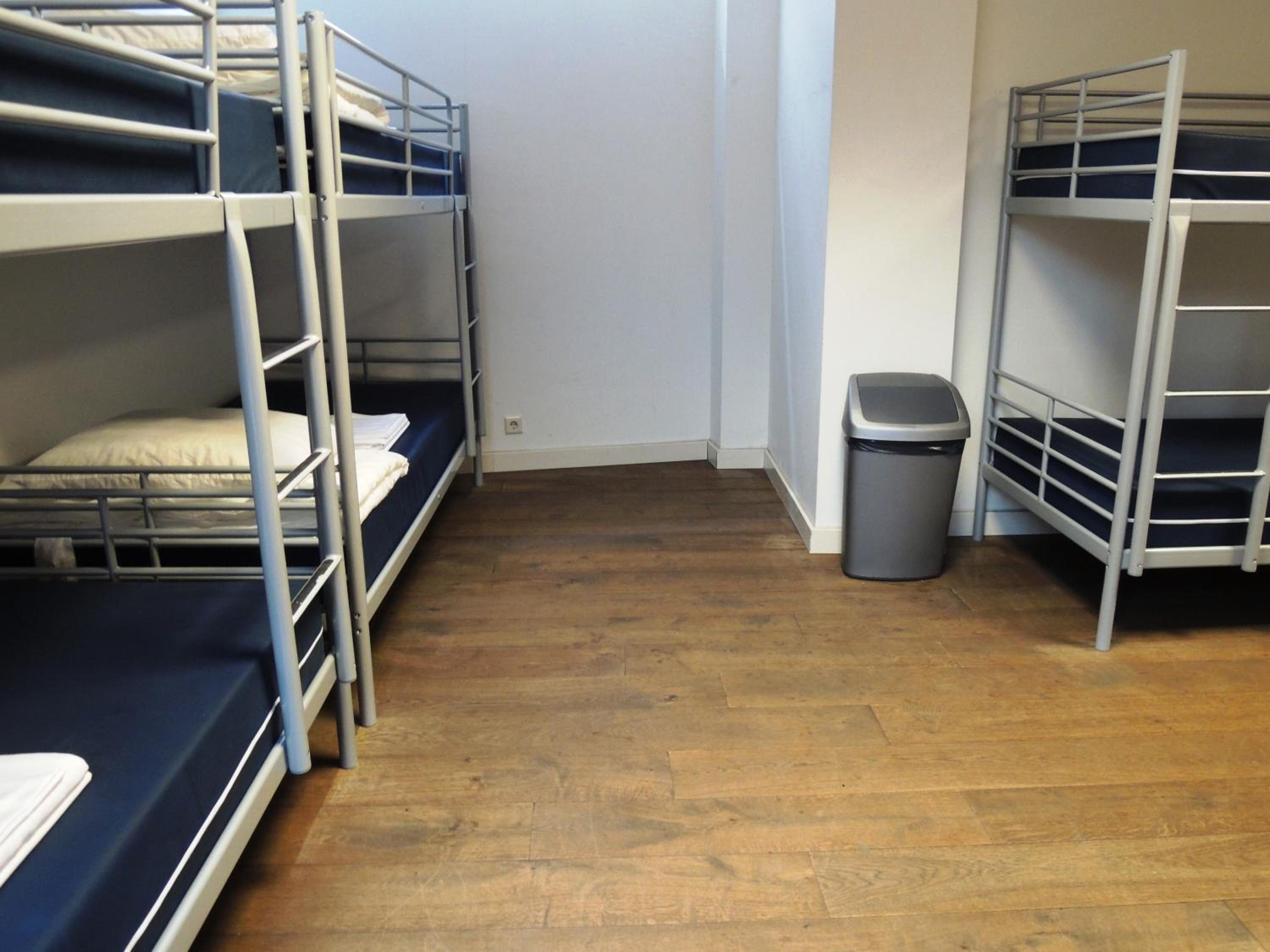 Bed in 8-Bed Dormitory Room photo 1