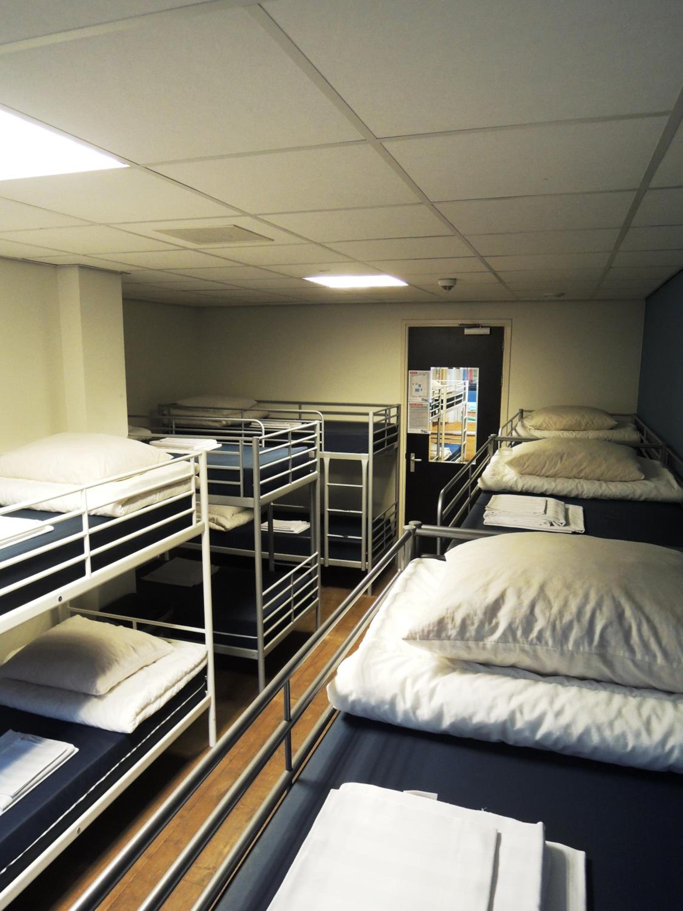 Single Bed in 12-Bed Dormitory Room photo 3