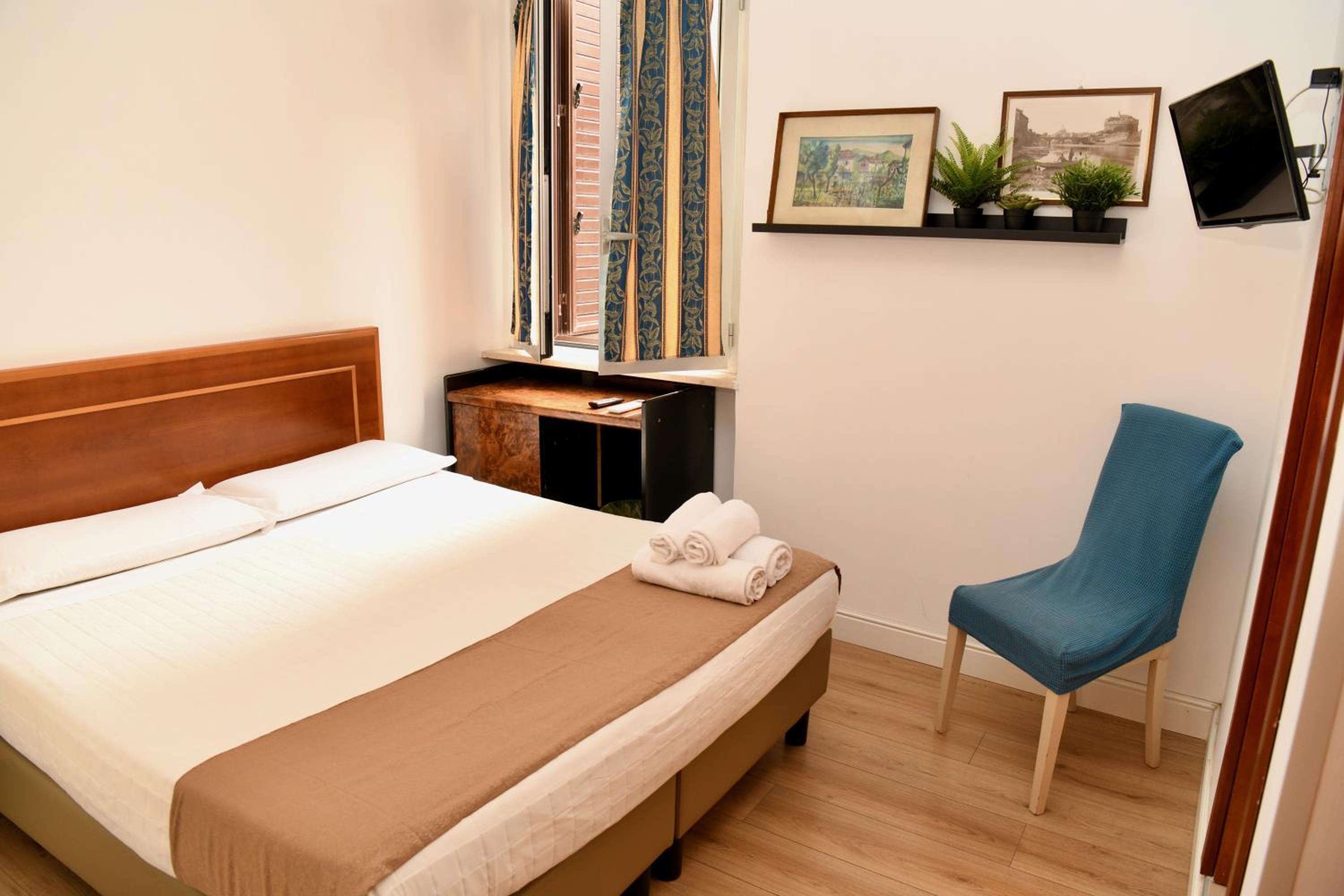 Economy Double Room photo 1