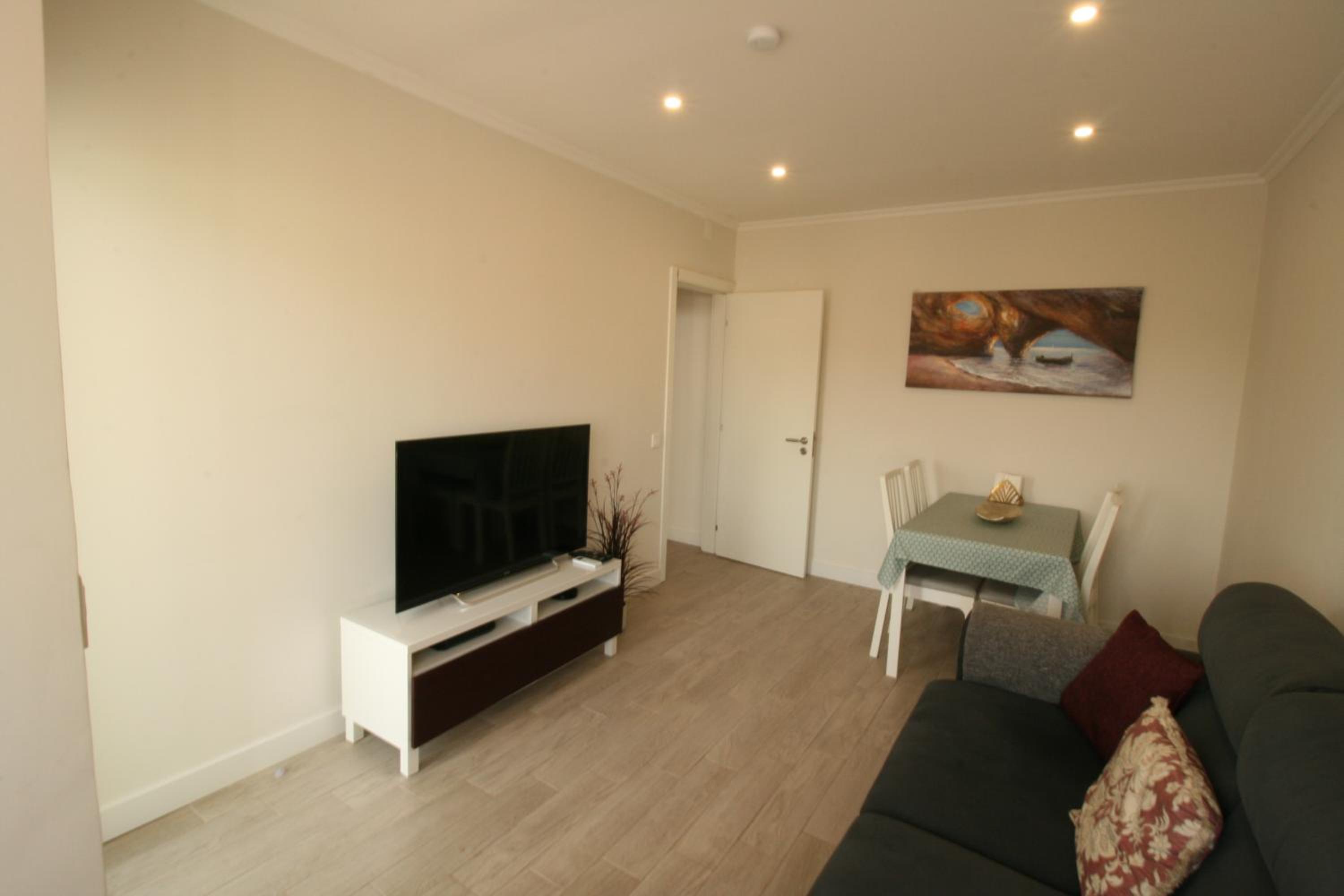 One-Bedroom Apartment - Photo 54