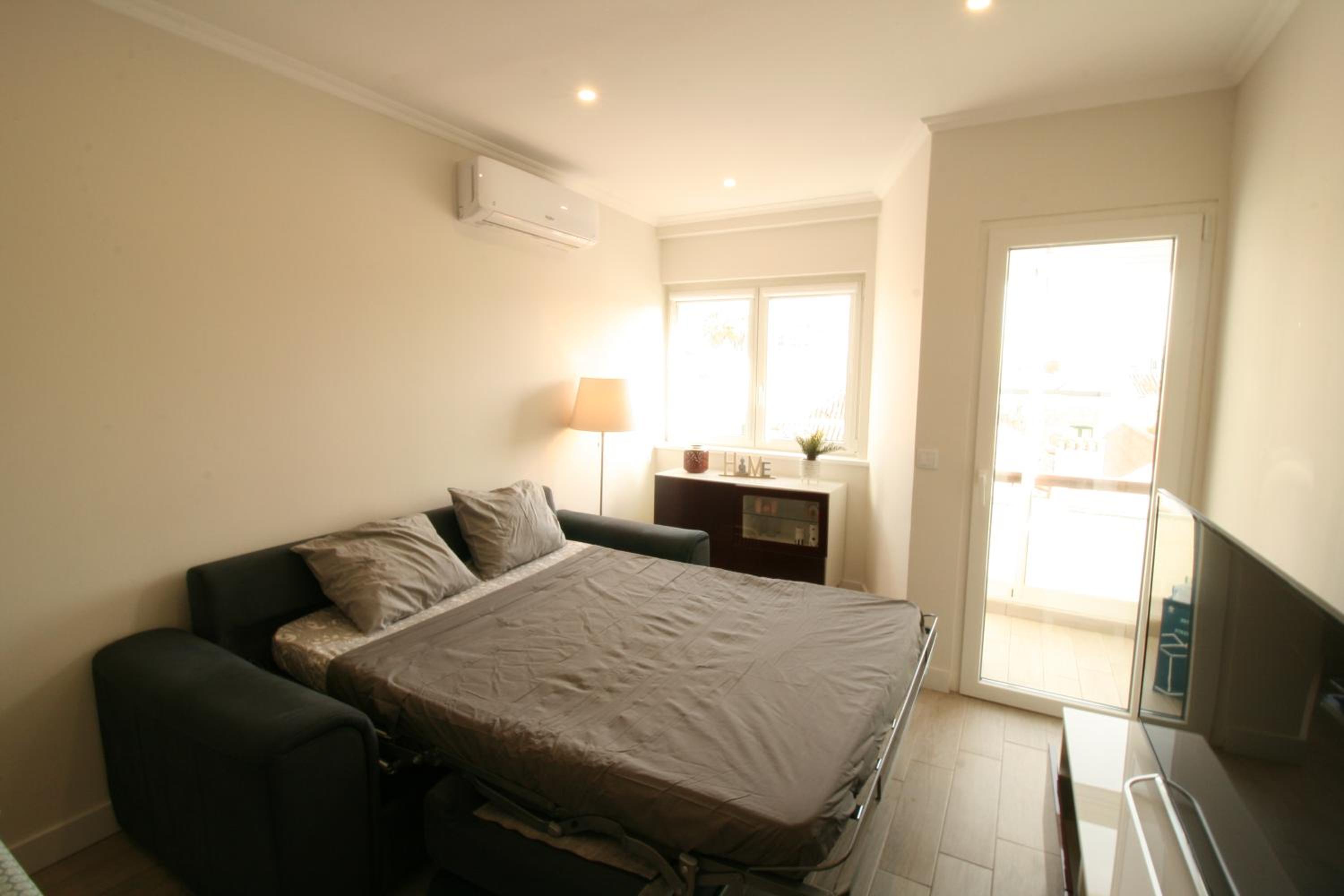 One-Bedroom Apartment - Photo 17