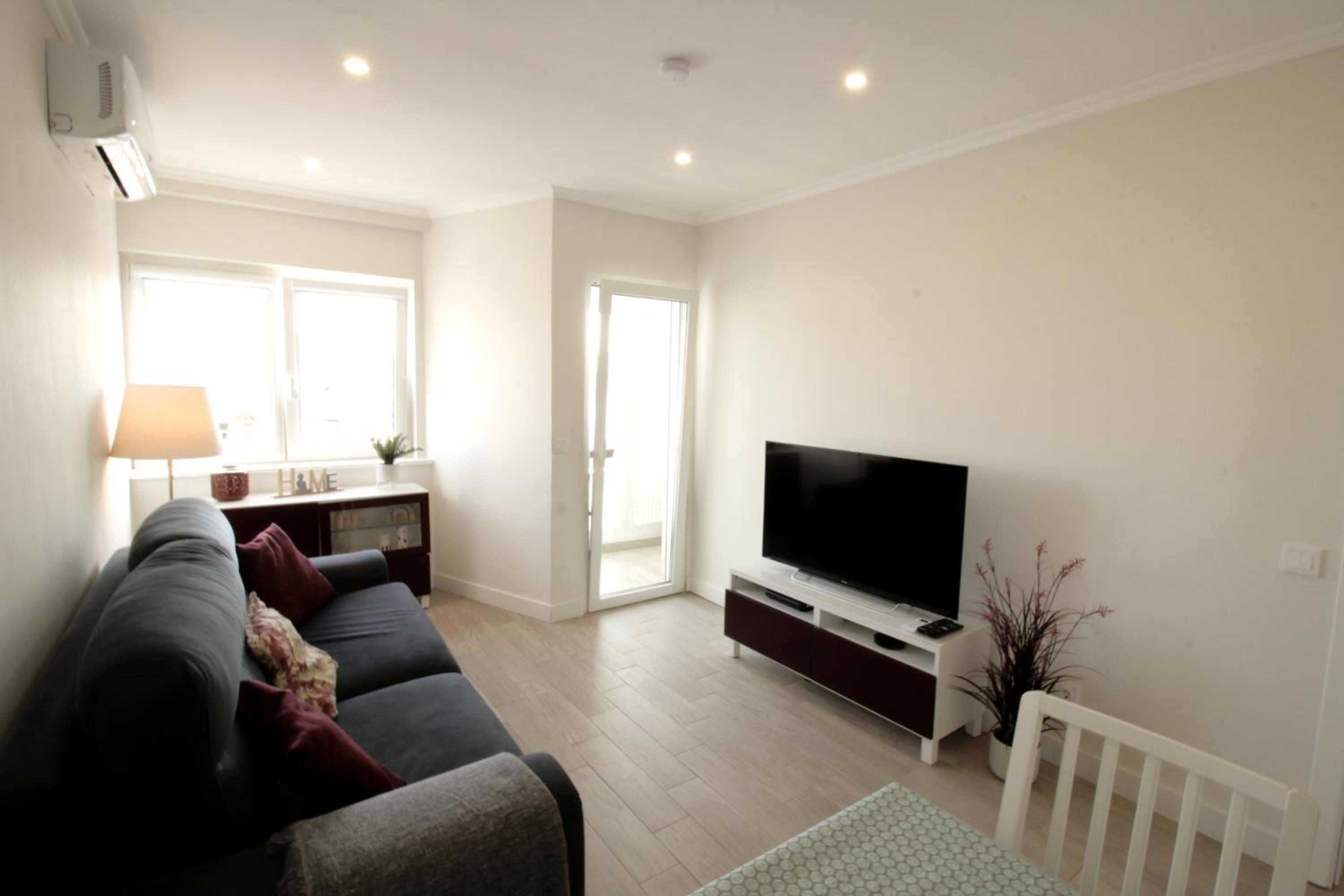 One-Bedroom Apartment - Photo 28